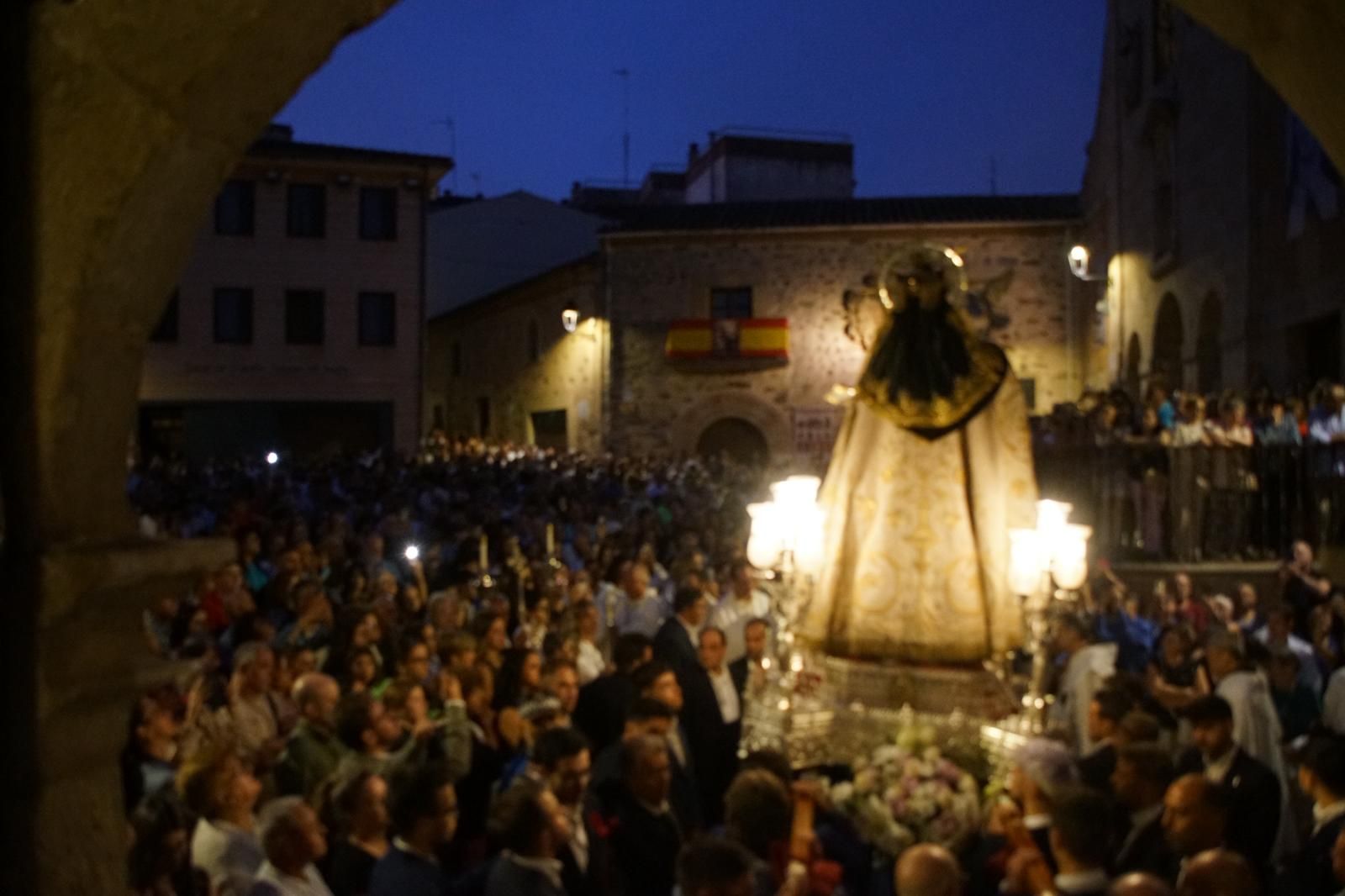 Procesión del regreso a clausura de Santa Teresa de Jesús