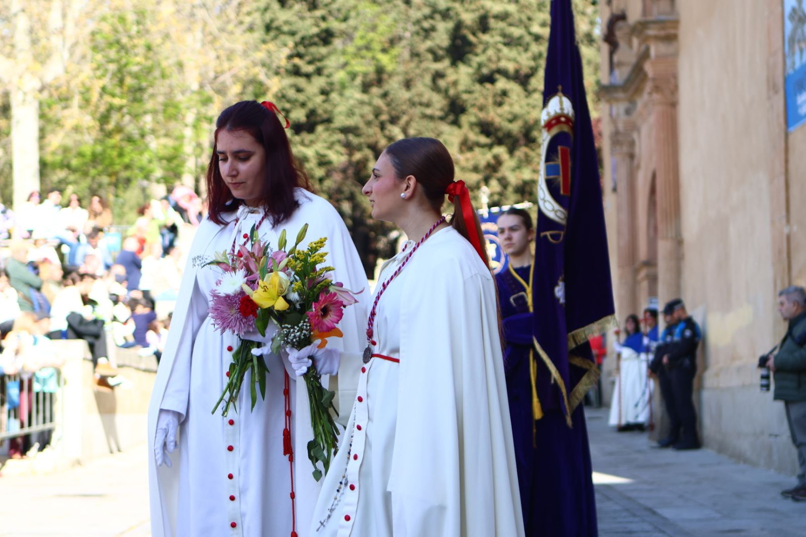 Procesión del encuentro de Nuestra Señora de la Alegría y Jesús Resucitado en el Domingo de Resurrección en Salamanca