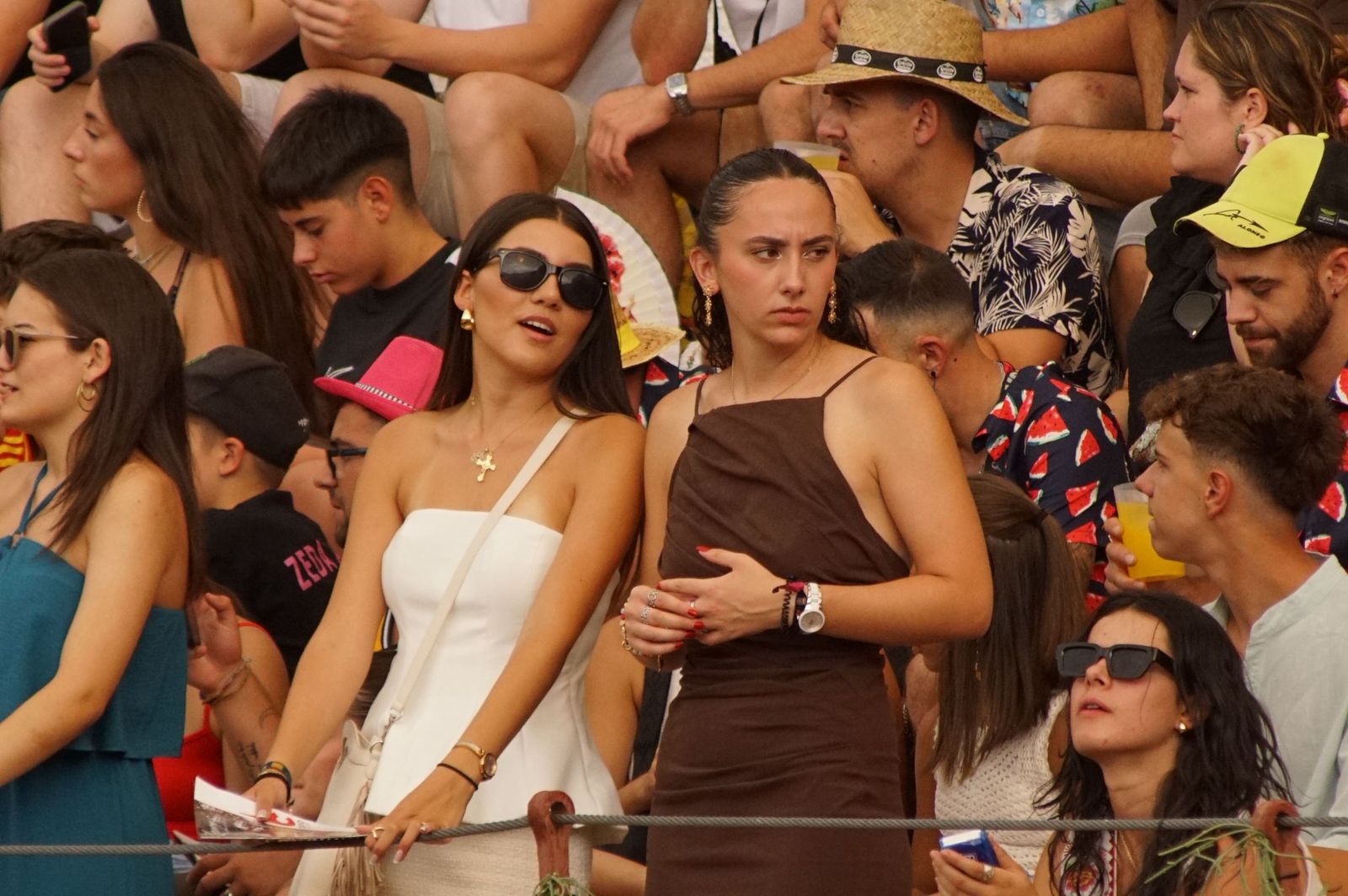 Javier Castaño se despide de Guijuelo y Damián Castaño, su hermano, e Ismael Martín salen a hombros en Guijuelo