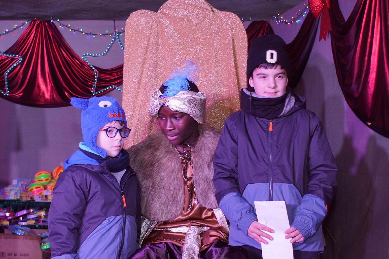 Los Reyes Magos reciben las cartas de los niños de El Encinar