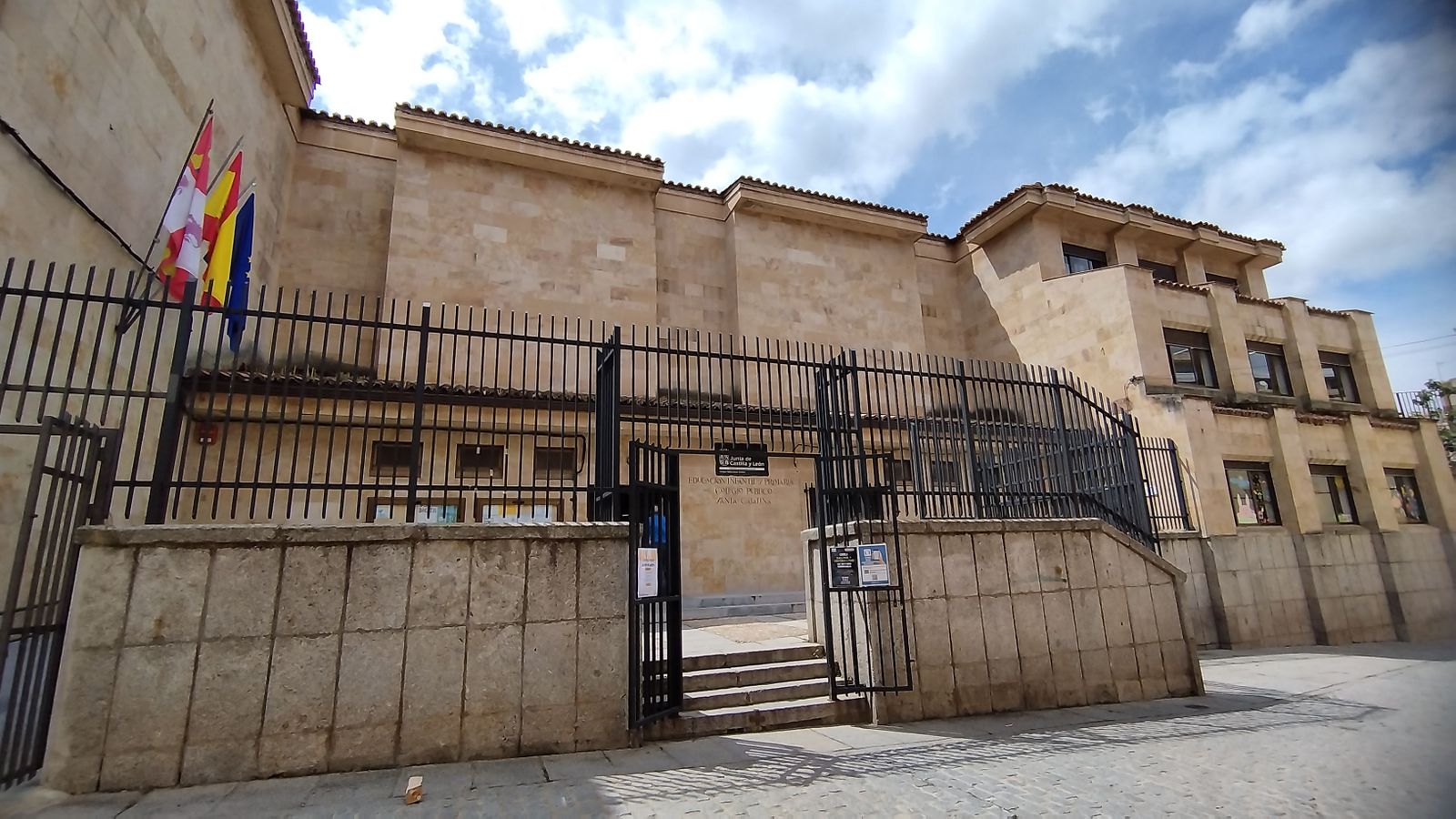 Colegio Público Santa Catalina. Foto Andrea M.