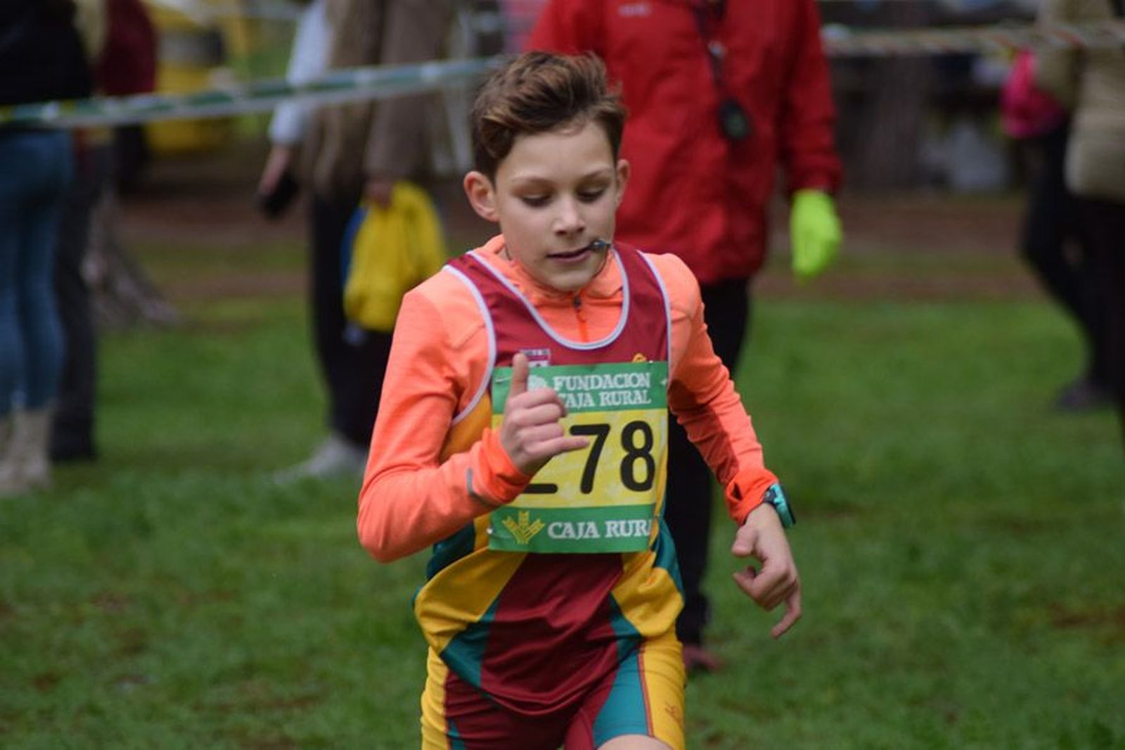 cross-de-otono-en-el-bosque-de-valorio-48