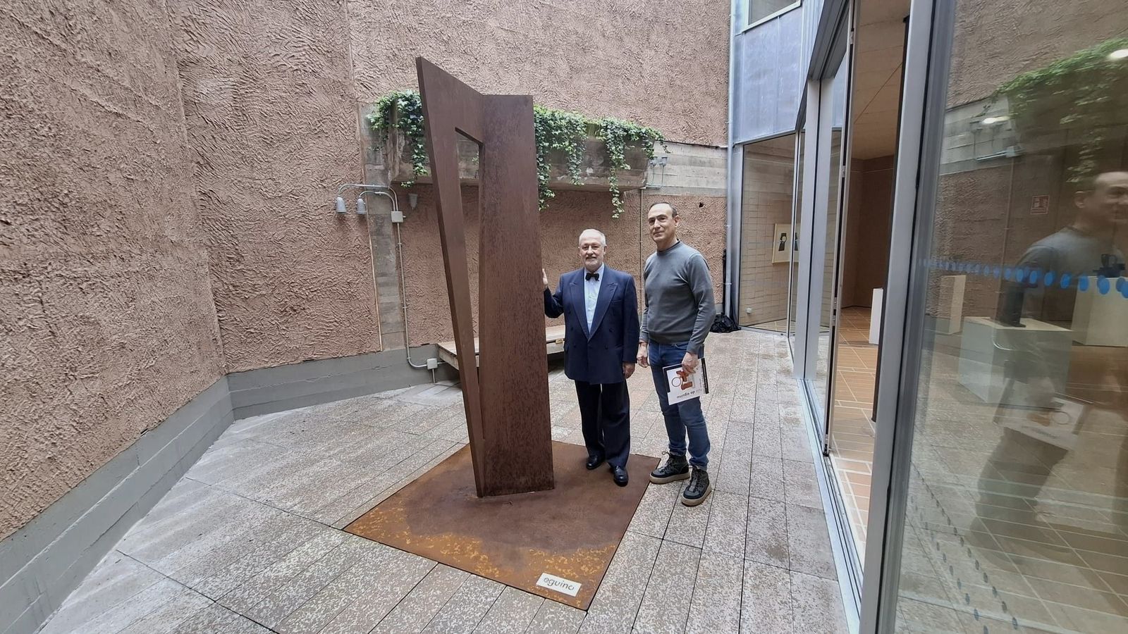 Inauguración de la exposición 'Antorcha del conocimiento'