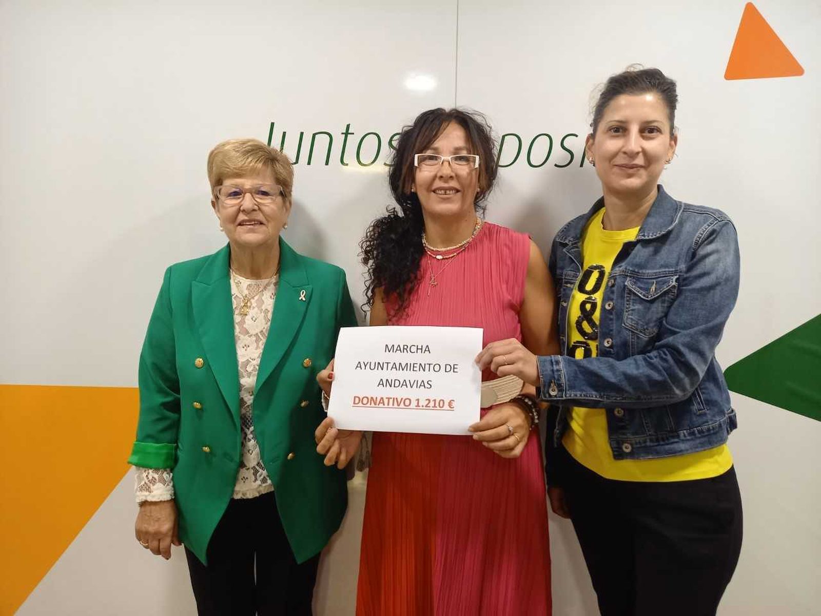 Entrega de la recaudación de la marcha de Andavías a AECC Zamora