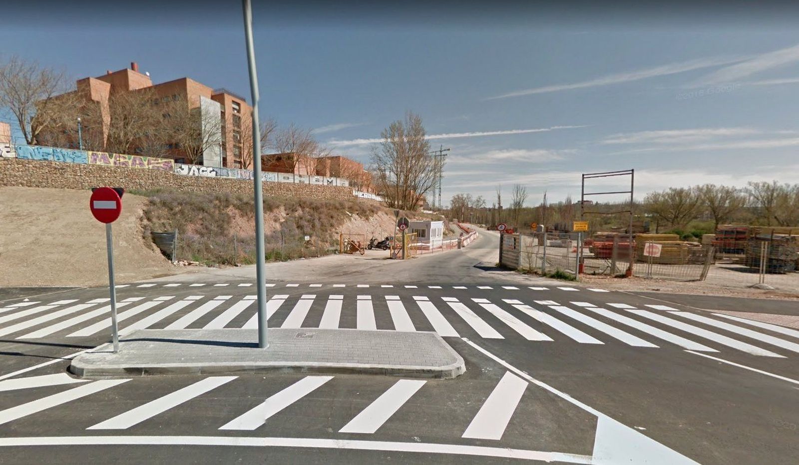 El nuevo vial hacia el hospital se llamará paseo de la Transición Española