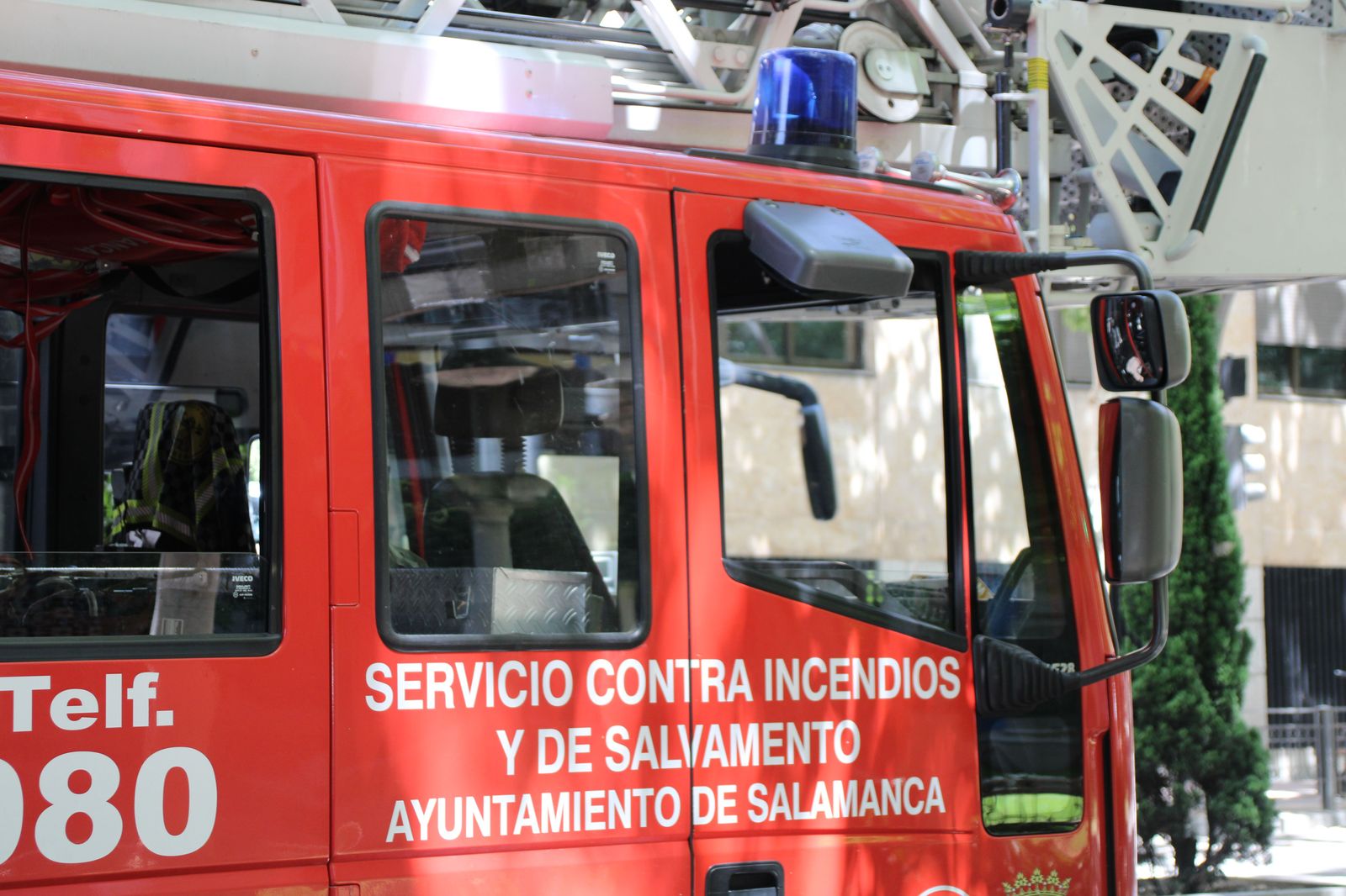 intervencion-de-los-bomberos-en-un-edificio-del-paseo-de-carmelitas-5