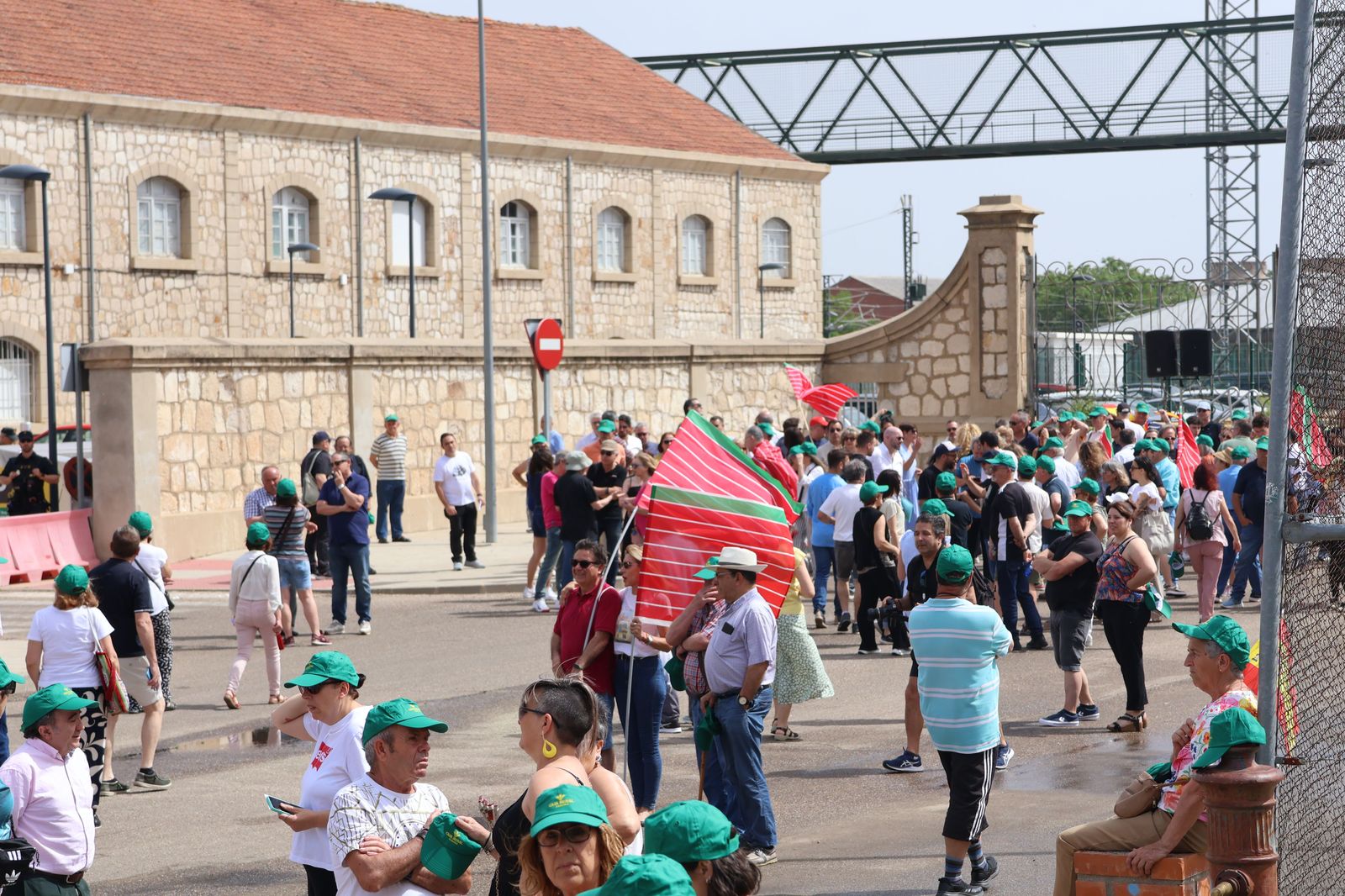 manifestacion-contra-la-perida-de-servicios-de-ave-27