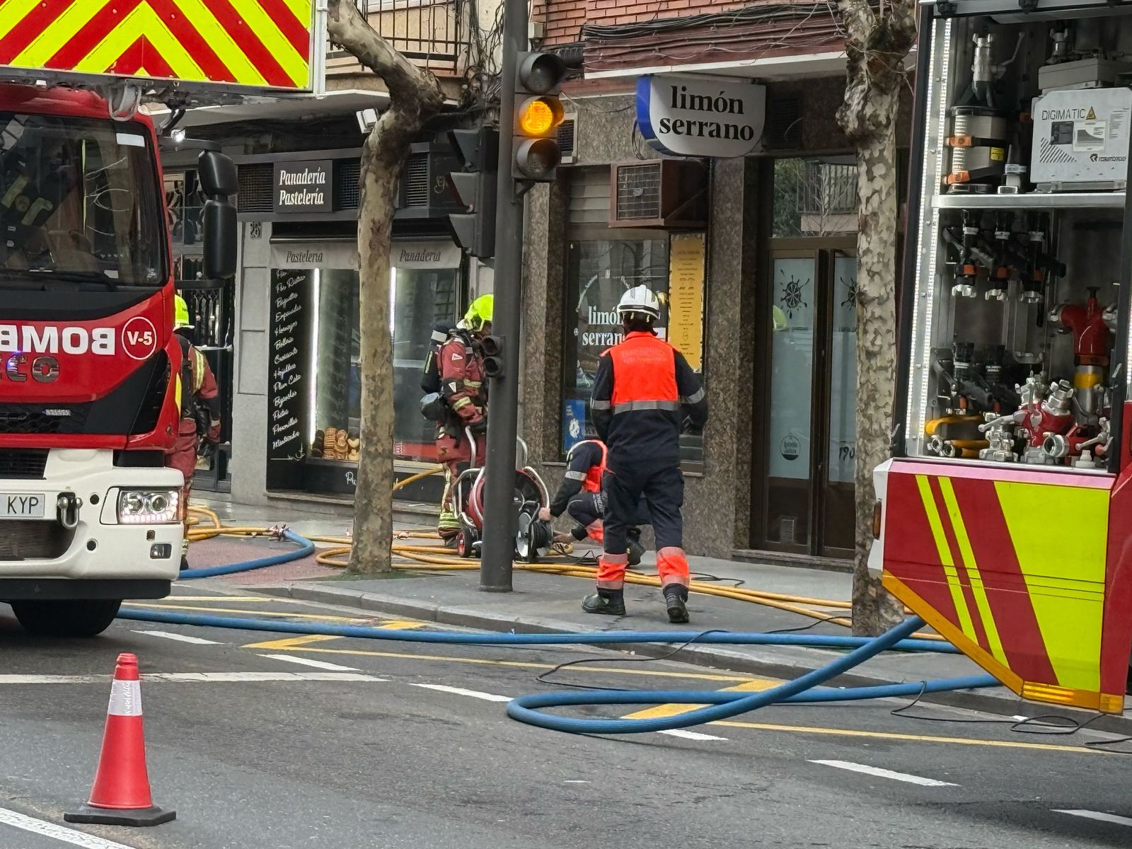 Bomberos en el paseo Doctor Torres Villarroel