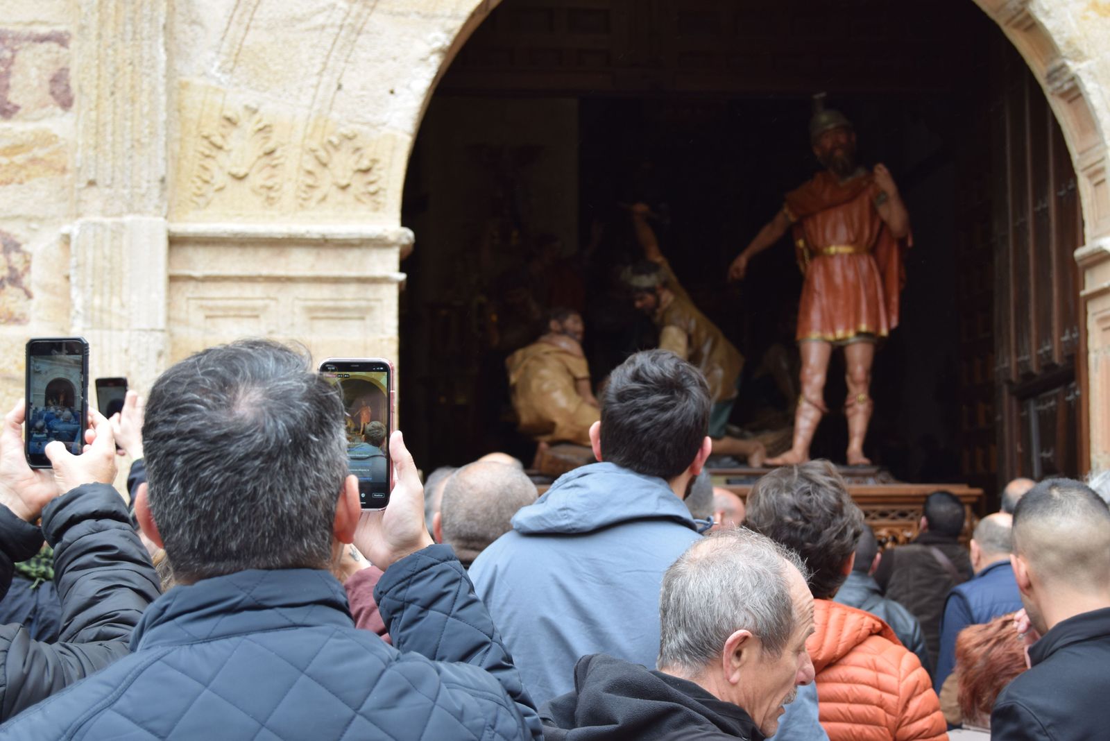 traslado-de-pasos-de-semana-santa-10