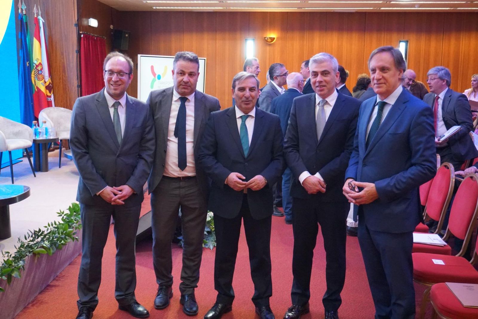 Carlos García Carbayo y Marcos Iglesias junto a representantes políticos de localidades portuguesas Carlos García Carbayo y Marcos Iglesias junto a representantes políticos de localidades portuguesas