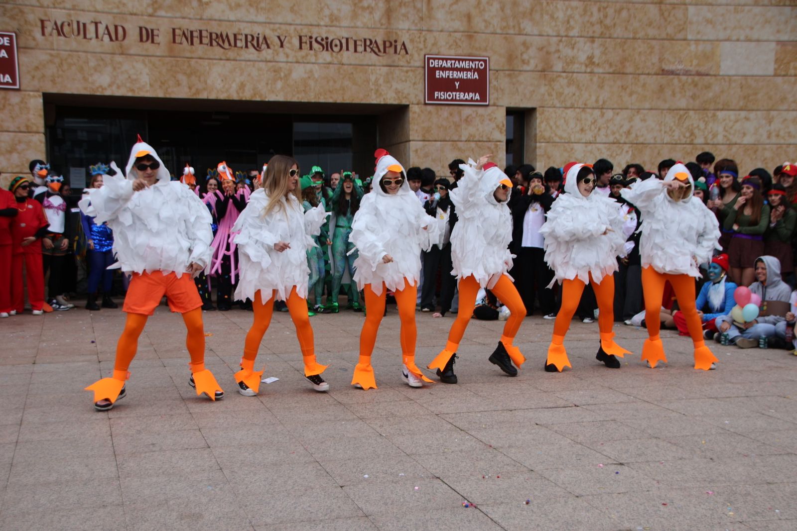 Charanga fiestas Enfermería y Fisioterapia USAL