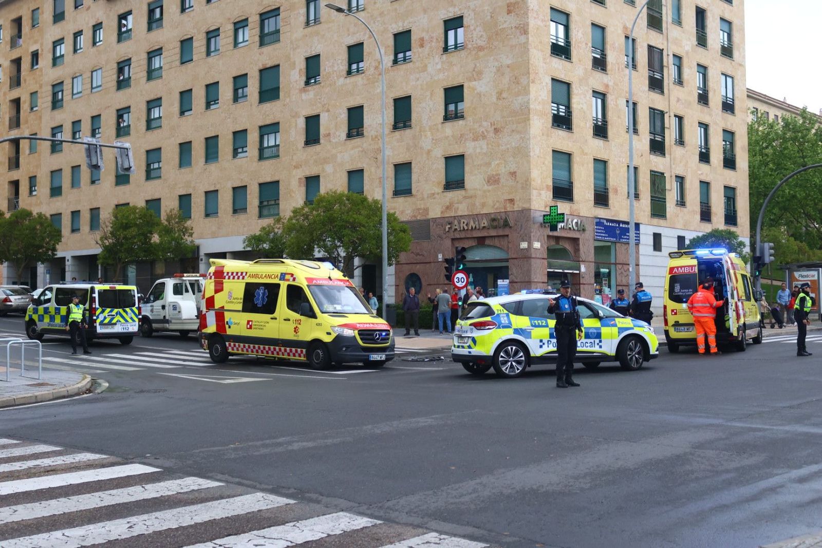 Colisión entre una ambulancia y dos vehículos en Salamanca