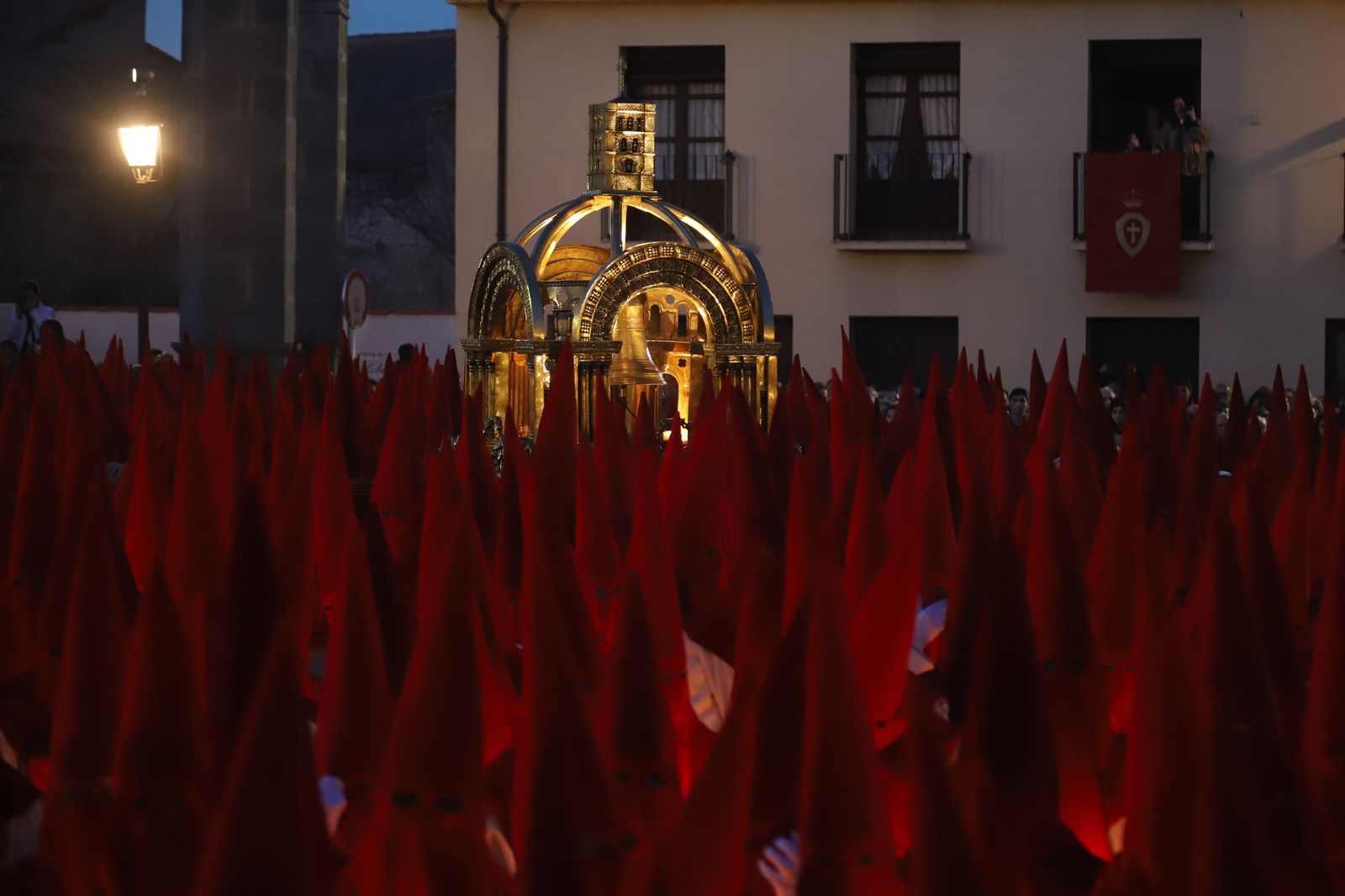 GALERÍA | Revive en imágenes la procesión del Silencio
