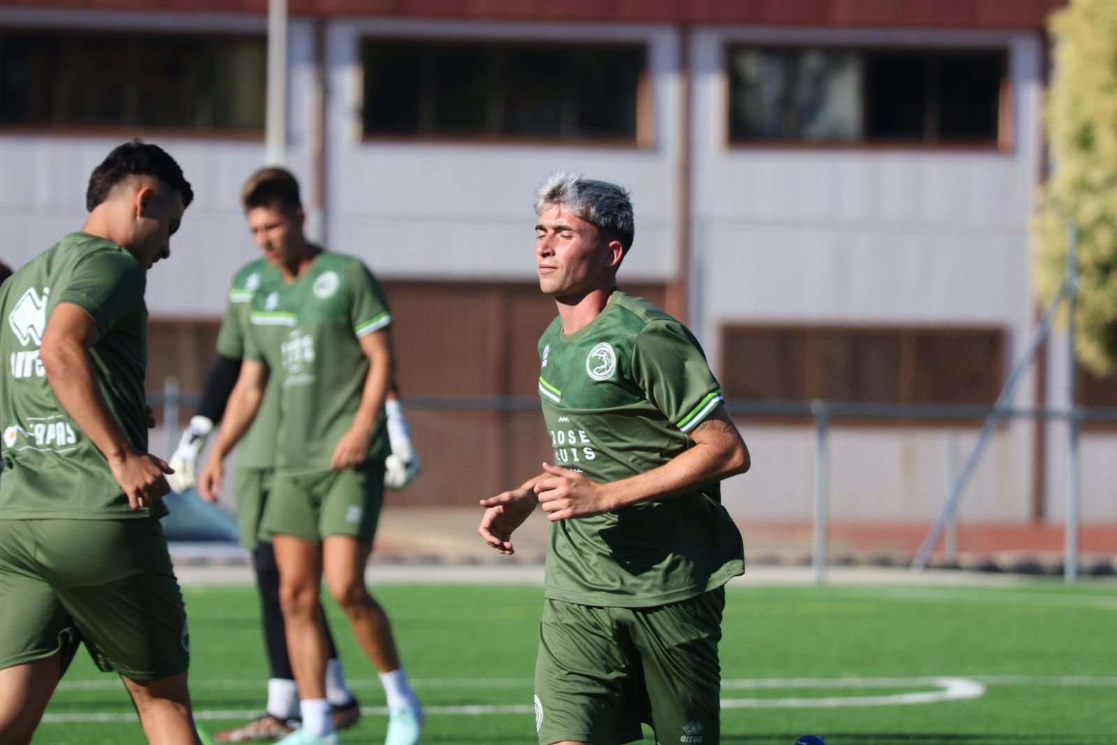 Jota López, en un entrenamiento con Unionistas
