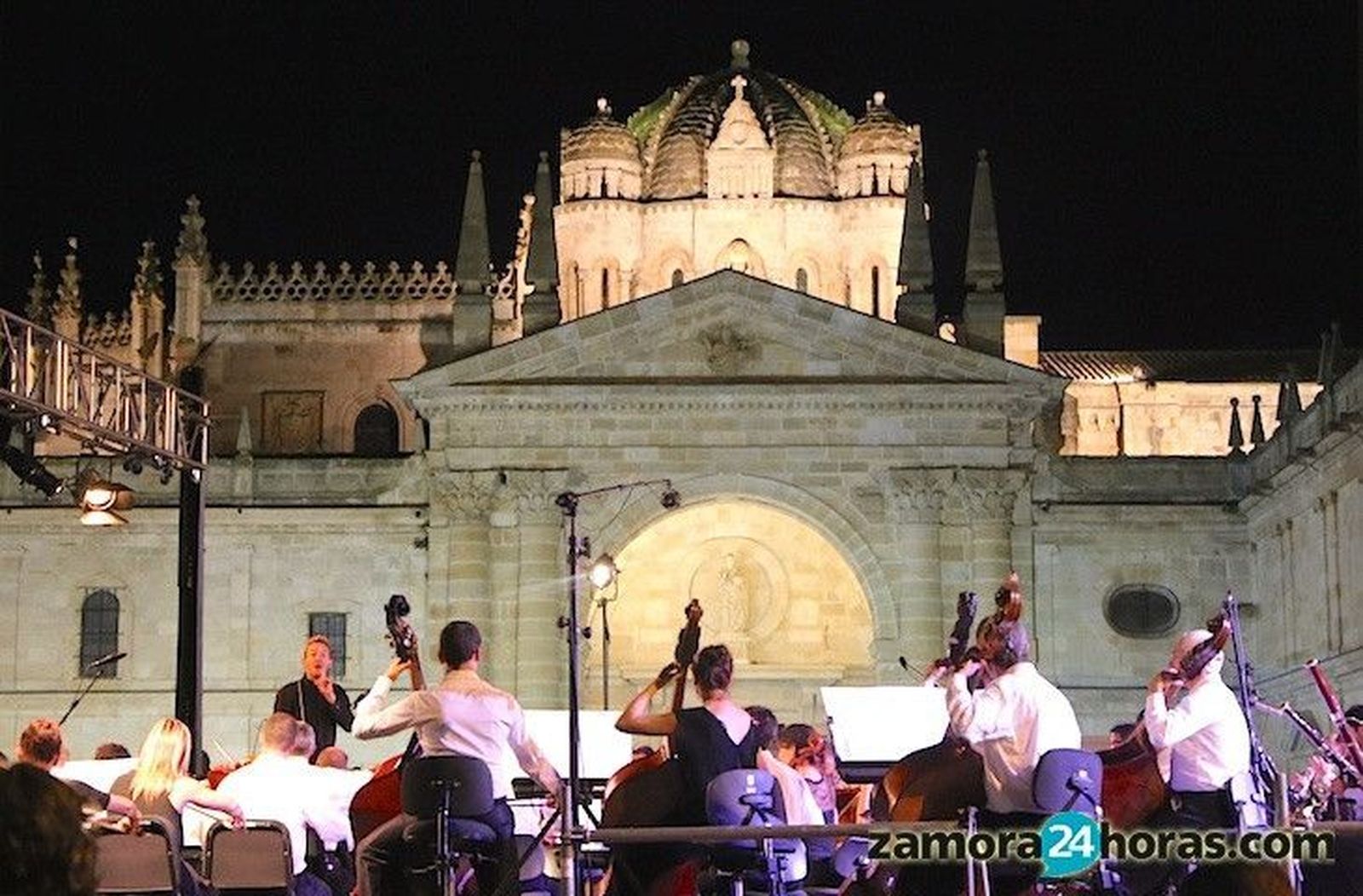 Podemos exige explicaciones a la Junta por el despido de 10 jóvenes talentos de la OSCYL