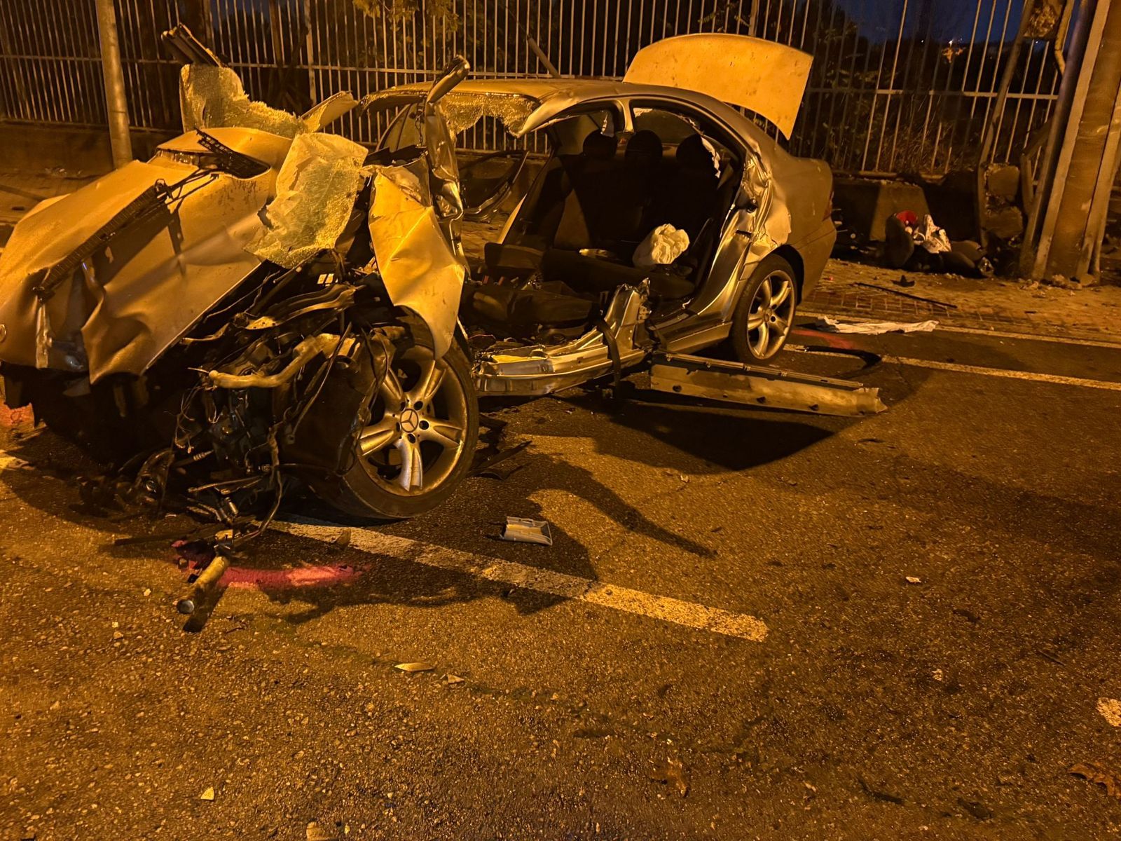 Estado del vehículo pocos minutos después del accidente de la calle Calzada de Medina