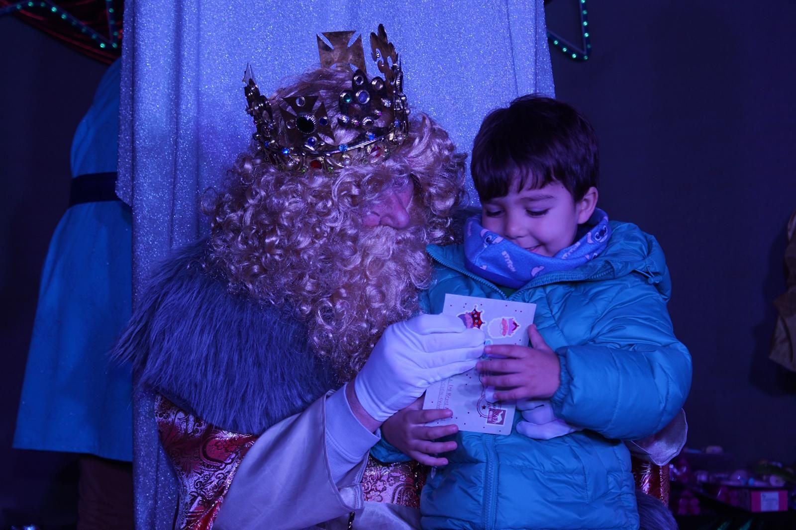 Los Reyes Magos reciben las cartas de los niños de El Encinar