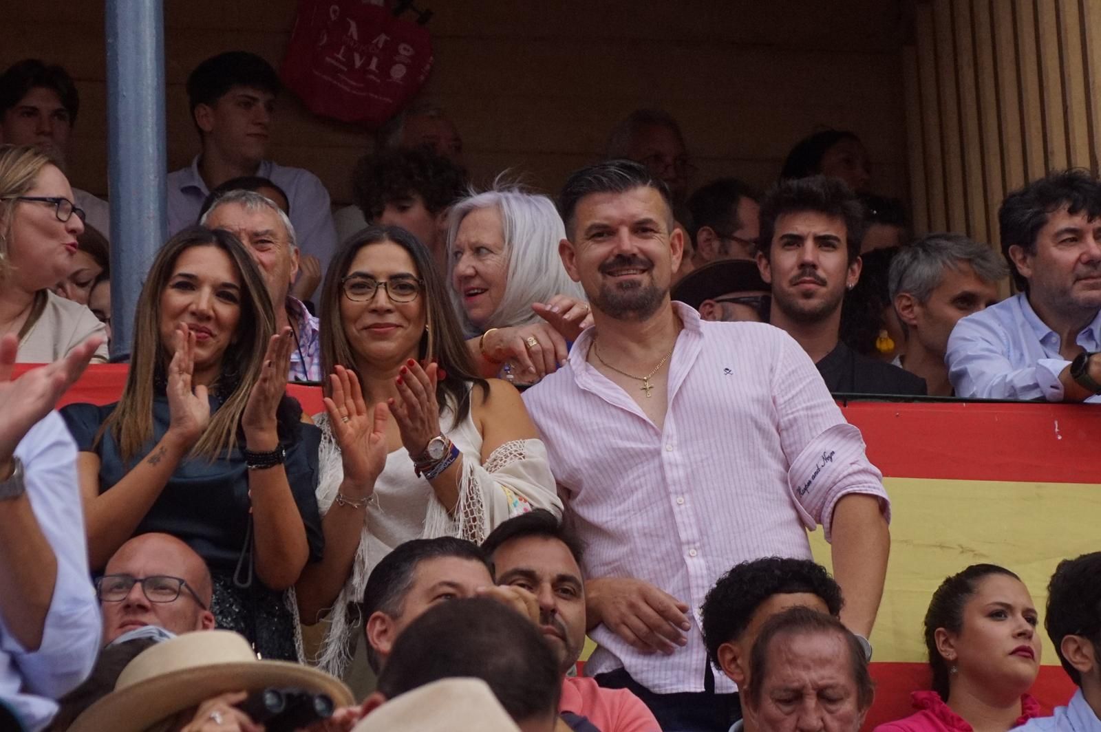 Gran ambiente en La Glorieta para la tarde de toros de Morante de la Puebla, Ismael Martín y Marco Pérez