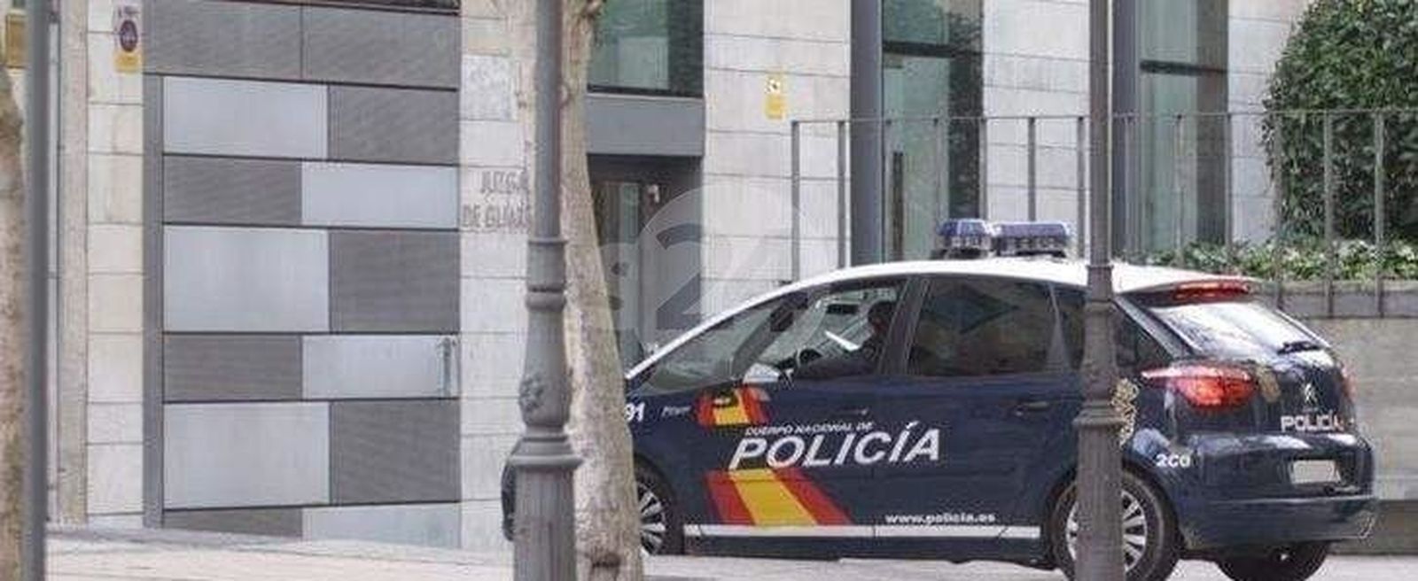 Detenida una pareja por hurtar productos que escondían en un carrito de bebé