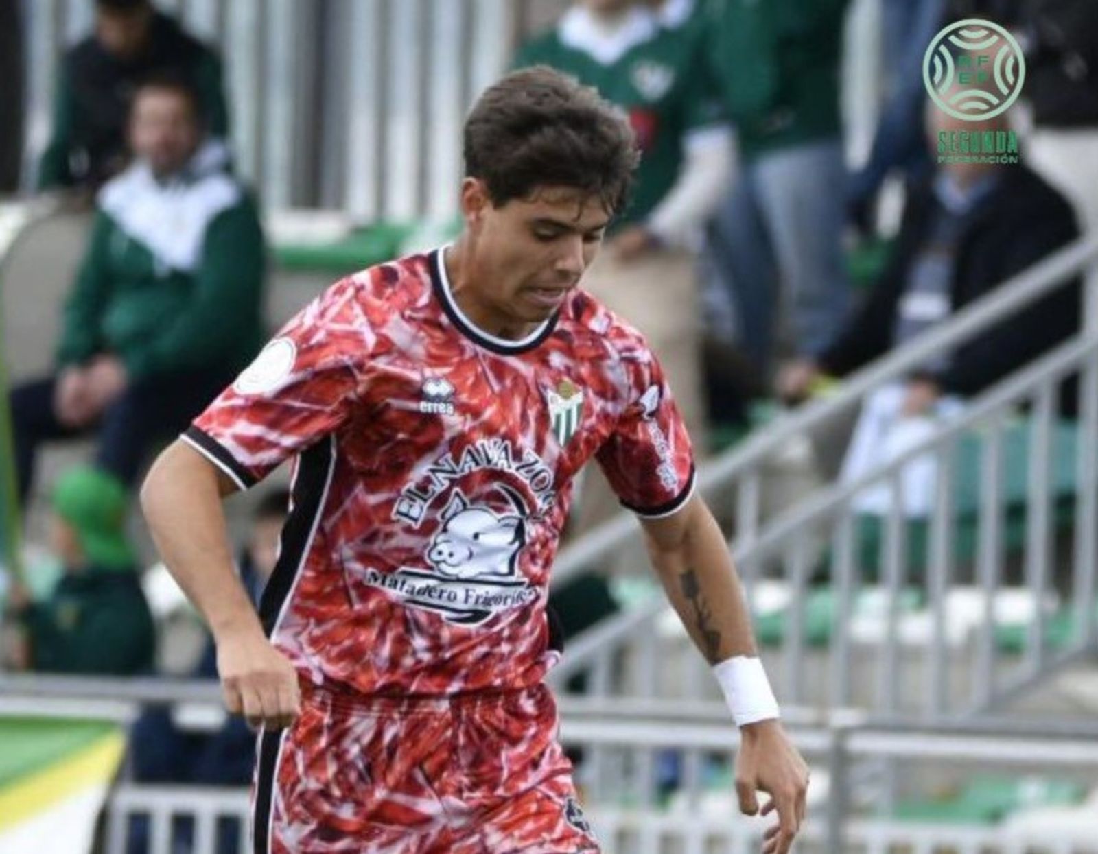 Alejandro Morales en un partido con el CD Guijuelo