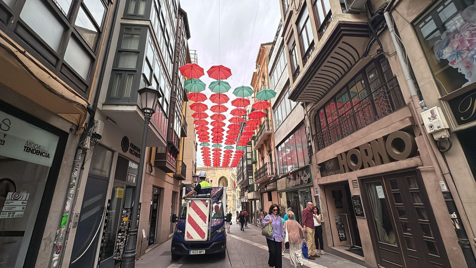 Regresa por San Pedro 'la calle de los paraguas' de Zamora