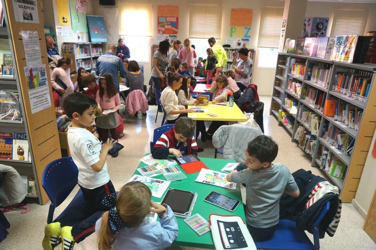 Pequeños y mayores alucinan con el taller de creación en 3D