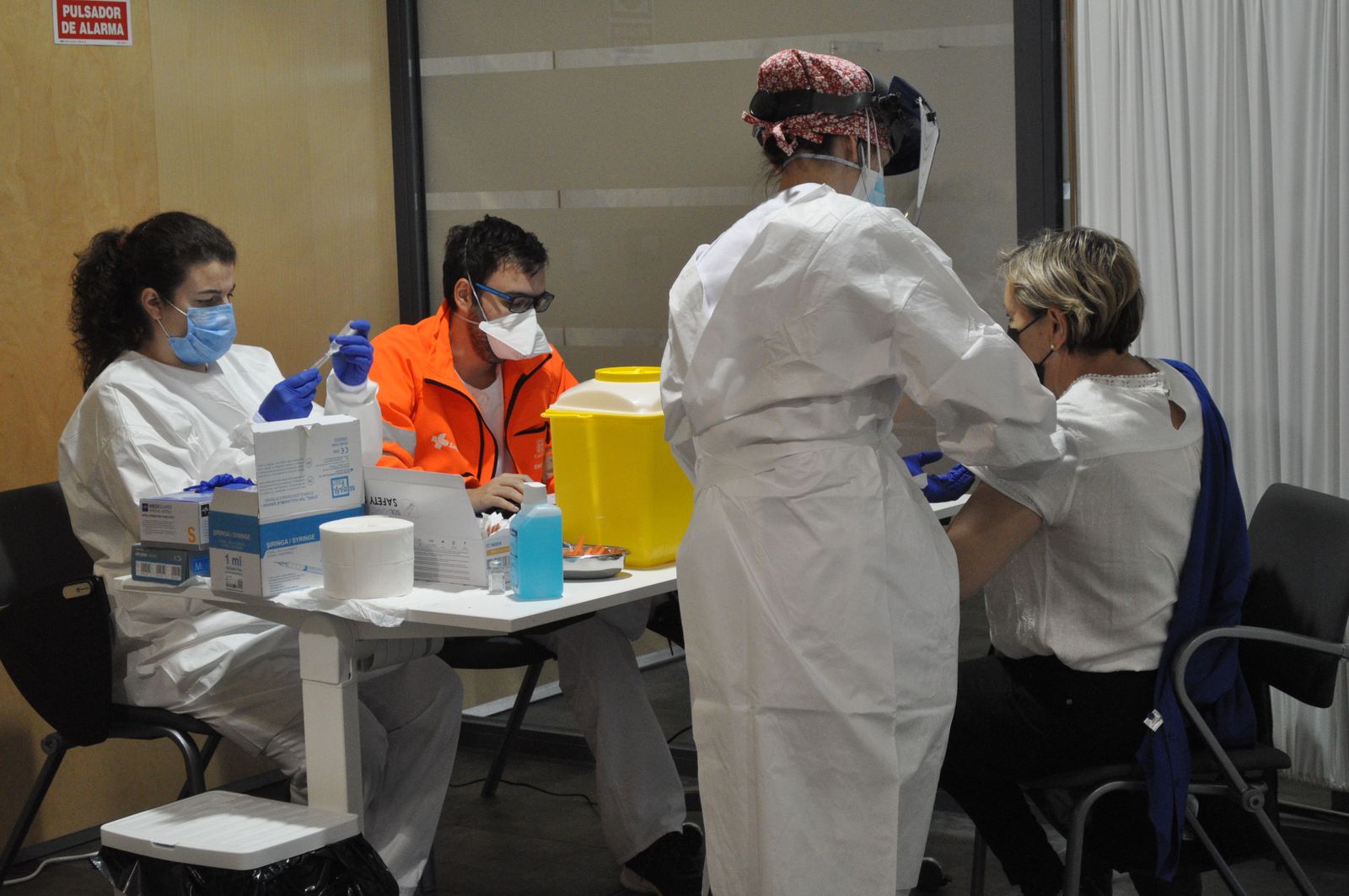 Primer día de vacunación frente a la Covid 19 en el Teatro Ramos Carrión