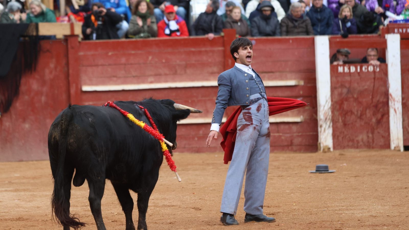 Francisco Rodríguez con el tercer novillo de la tarde en la novillada sin picadores del bolsín taurino en Ciudad Rodrigo