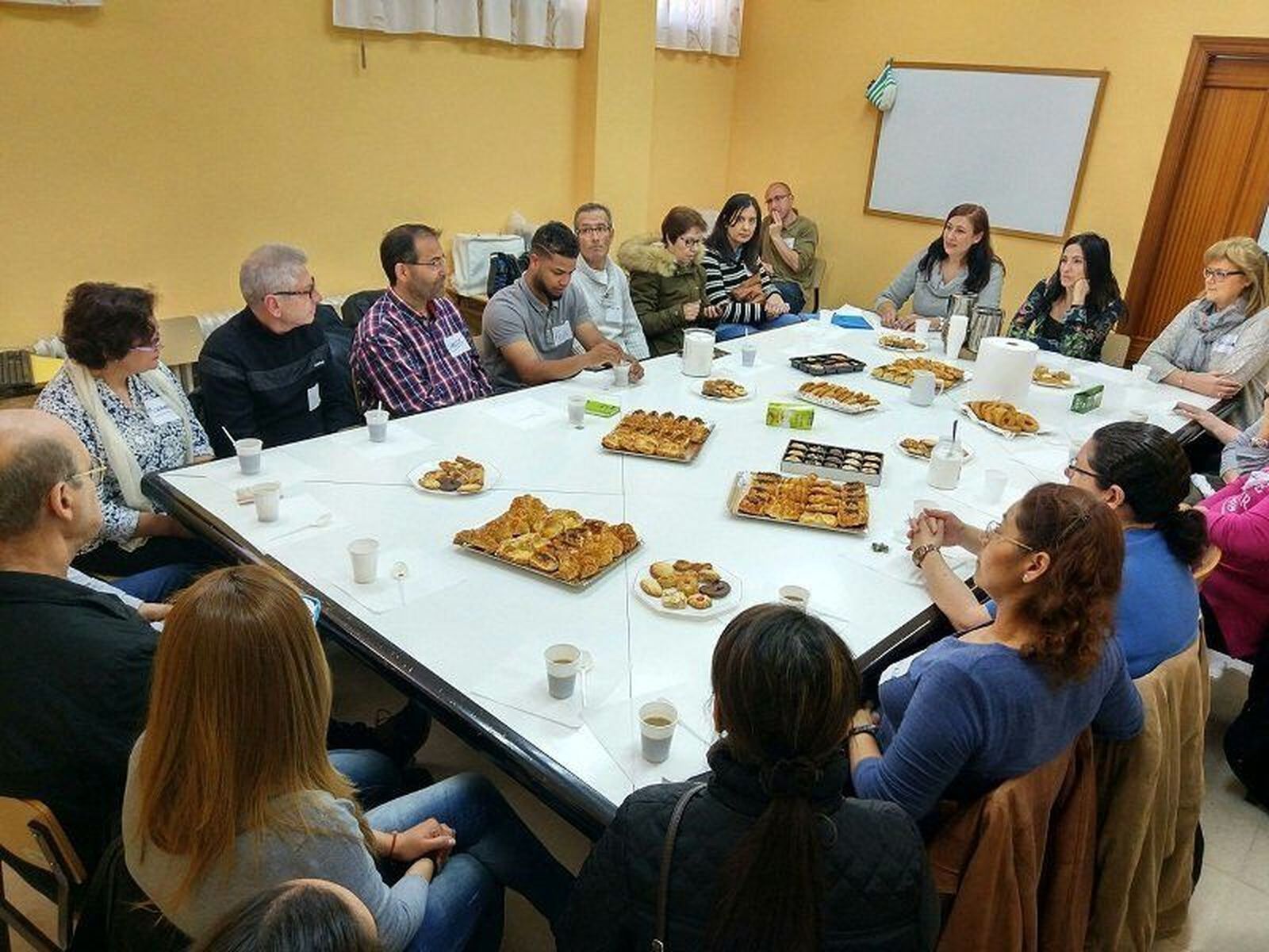 Un muro simbólico para representar las barreras en el acceso al empleo de los colectivos vulnerables