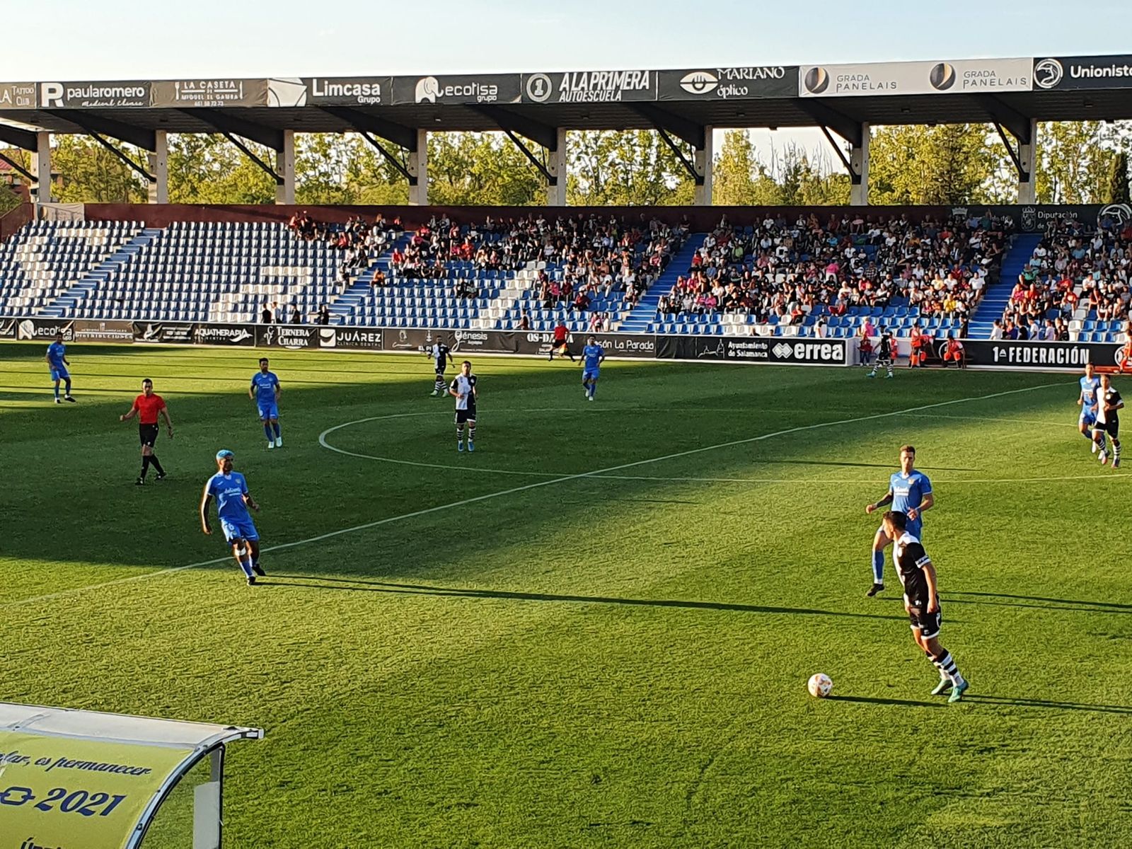 Imagen del choque entre Unionistas y Fuenlabrada