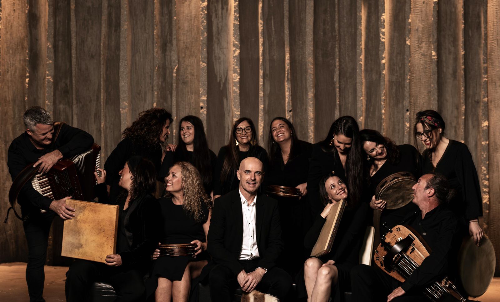 Xabier Díaz & Adufeiras de Salitre recalan en Zamora con su gira 'Axúdame a Sentir'