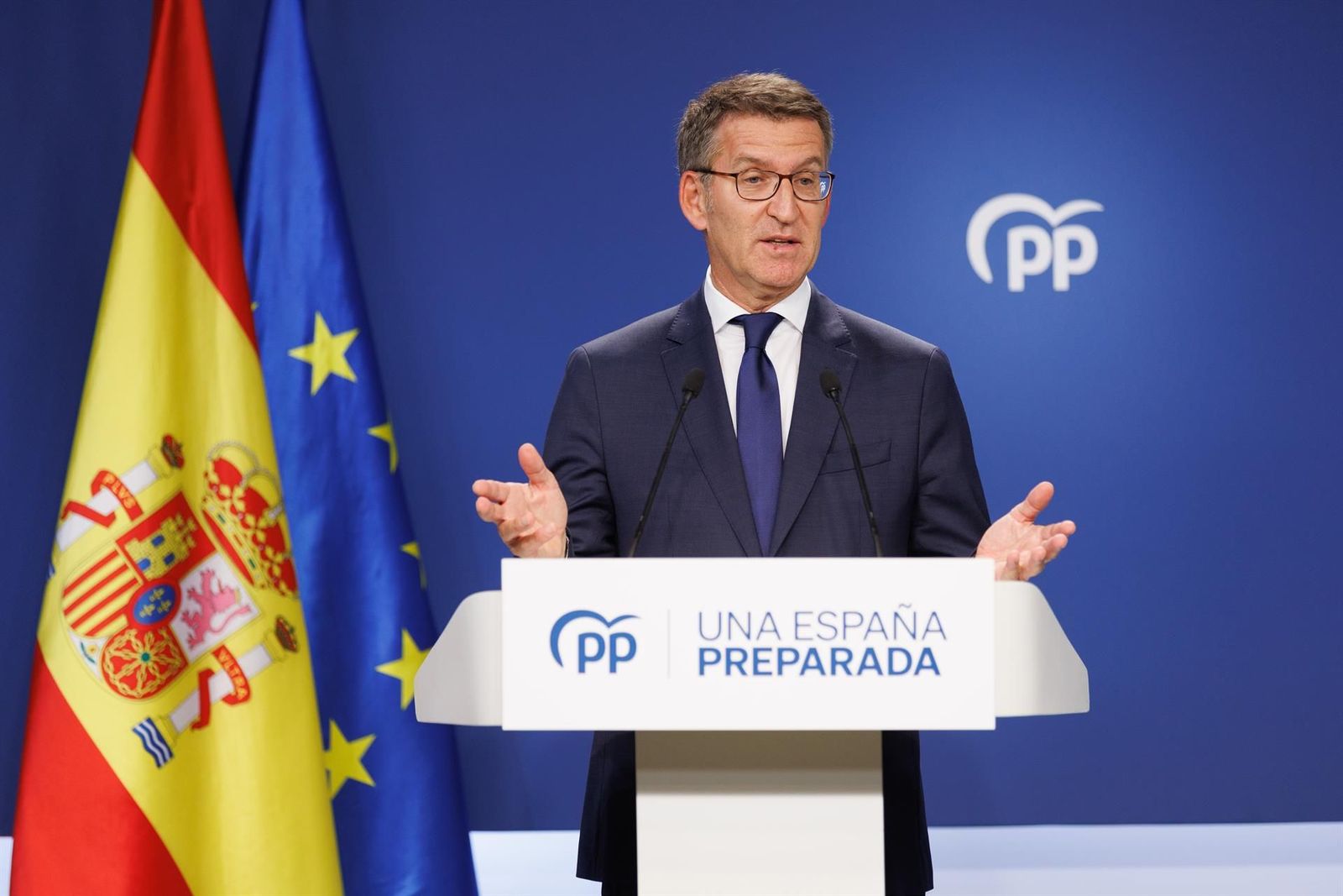 Archivo   El presidente del PP, Alberto Núñez Feijóo, durante una rueda de prensa en la sede nacional del Partido Popular