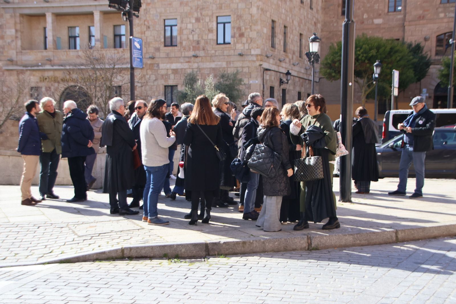 Concentración mutualistas ante la sede del PSOE