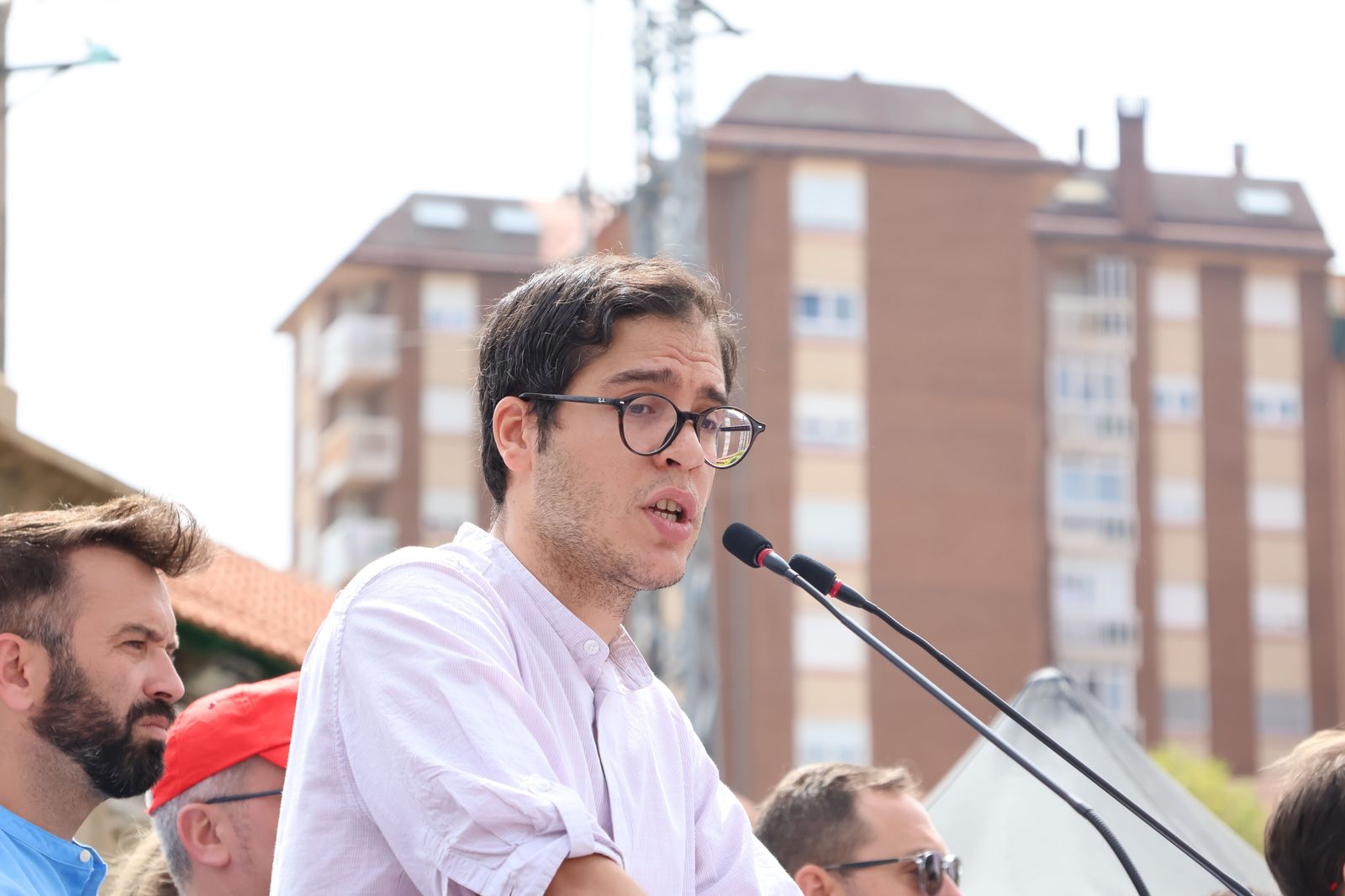 manifestacion-contra-la-perida-de-servicios-de-ave-72