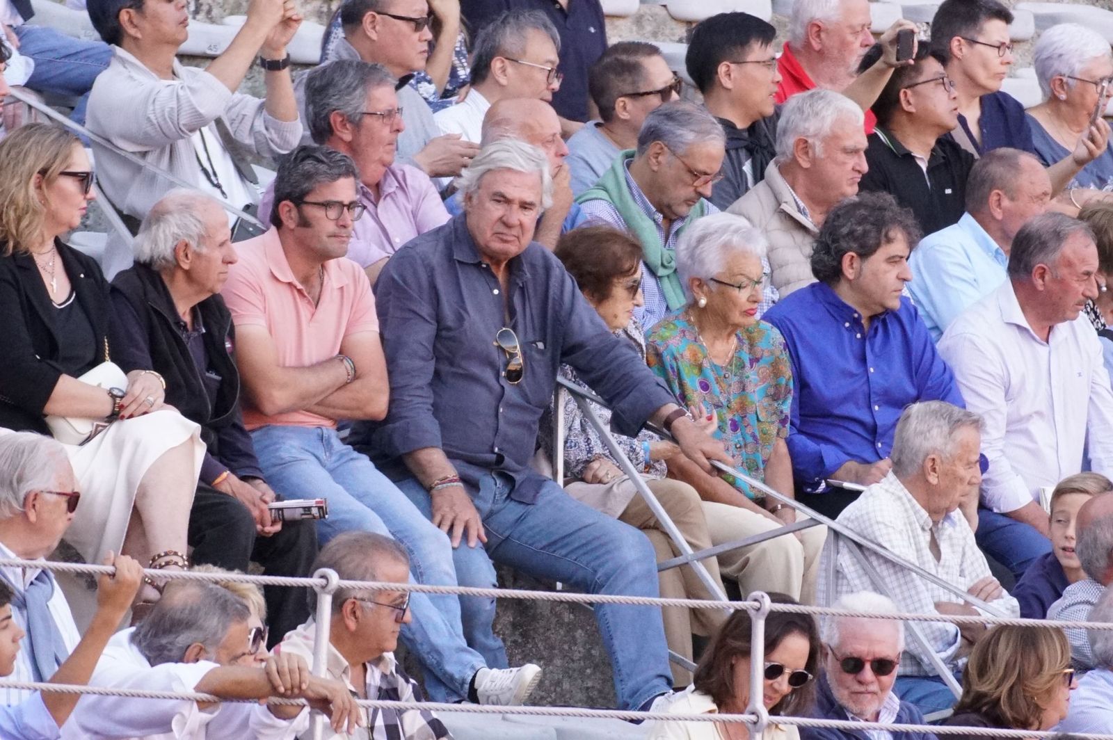 Así se ha vivido la primera corrida de la feria 2025 en La Glorieta: imágenes del ambiente en los tendidos y en el patio de cuadrillas