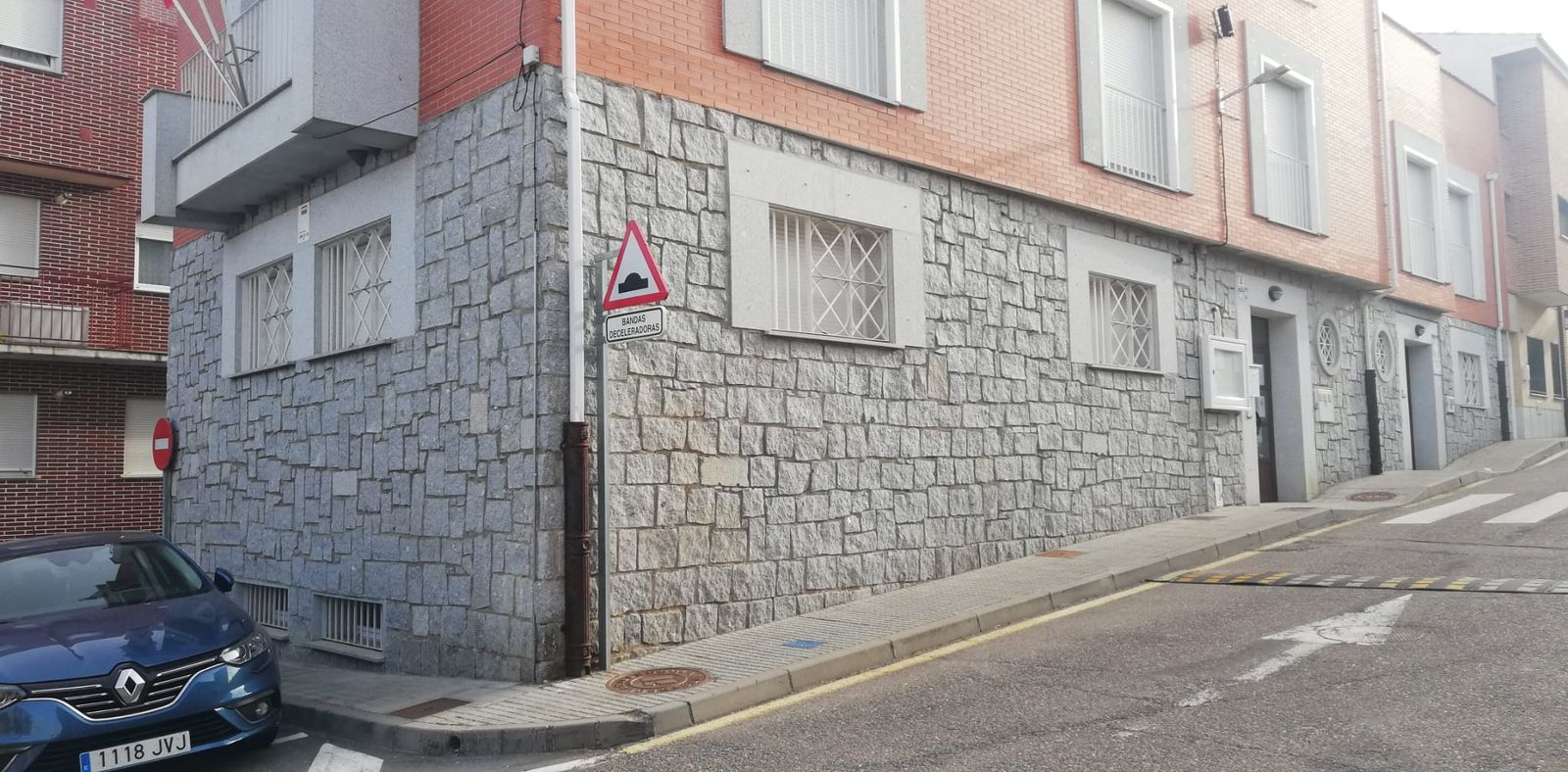 Aldeaseca de la Armuña. Consultorio medico y ayuntamiento