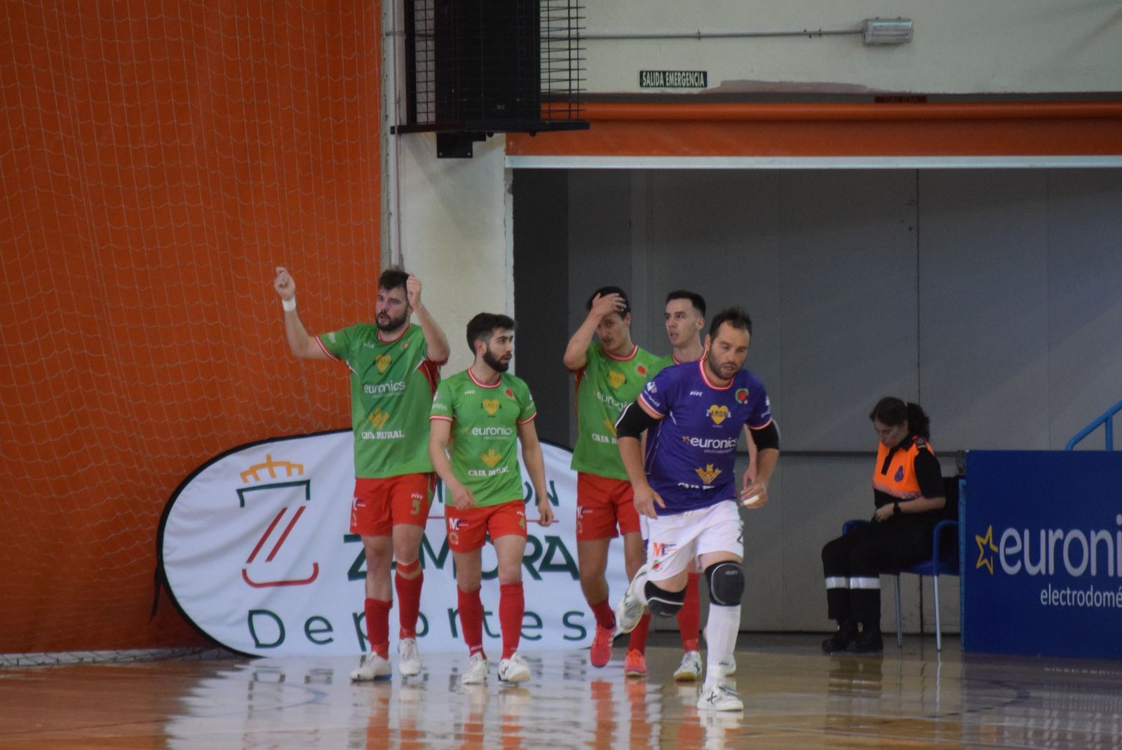 intersala-zamora-tres-columnas-22