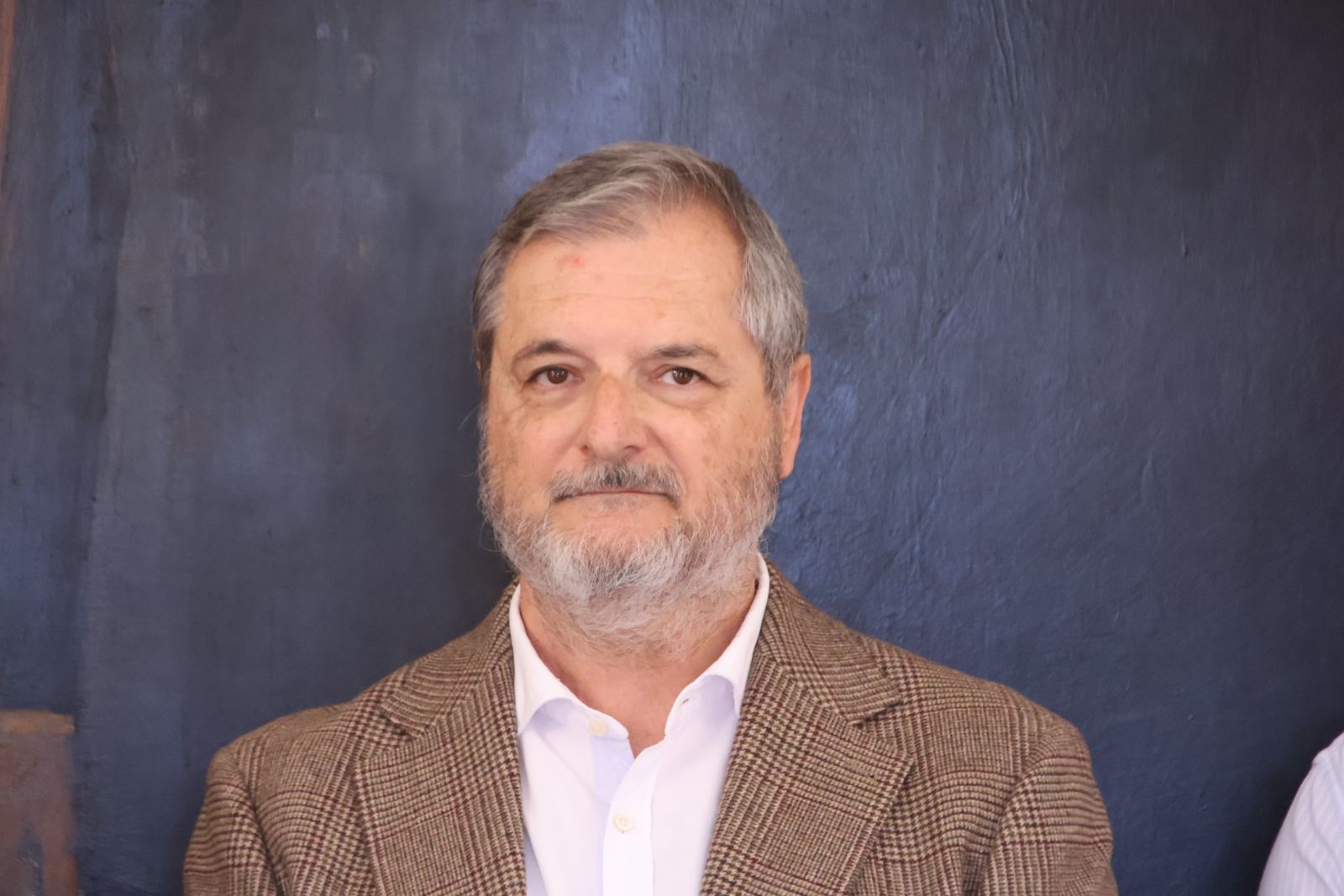 El alcalde de Salamanca, Carlos García Carbayo, recibe miembros y antiguos  miembros de la Escolta de Gran Gala de la Policía Local