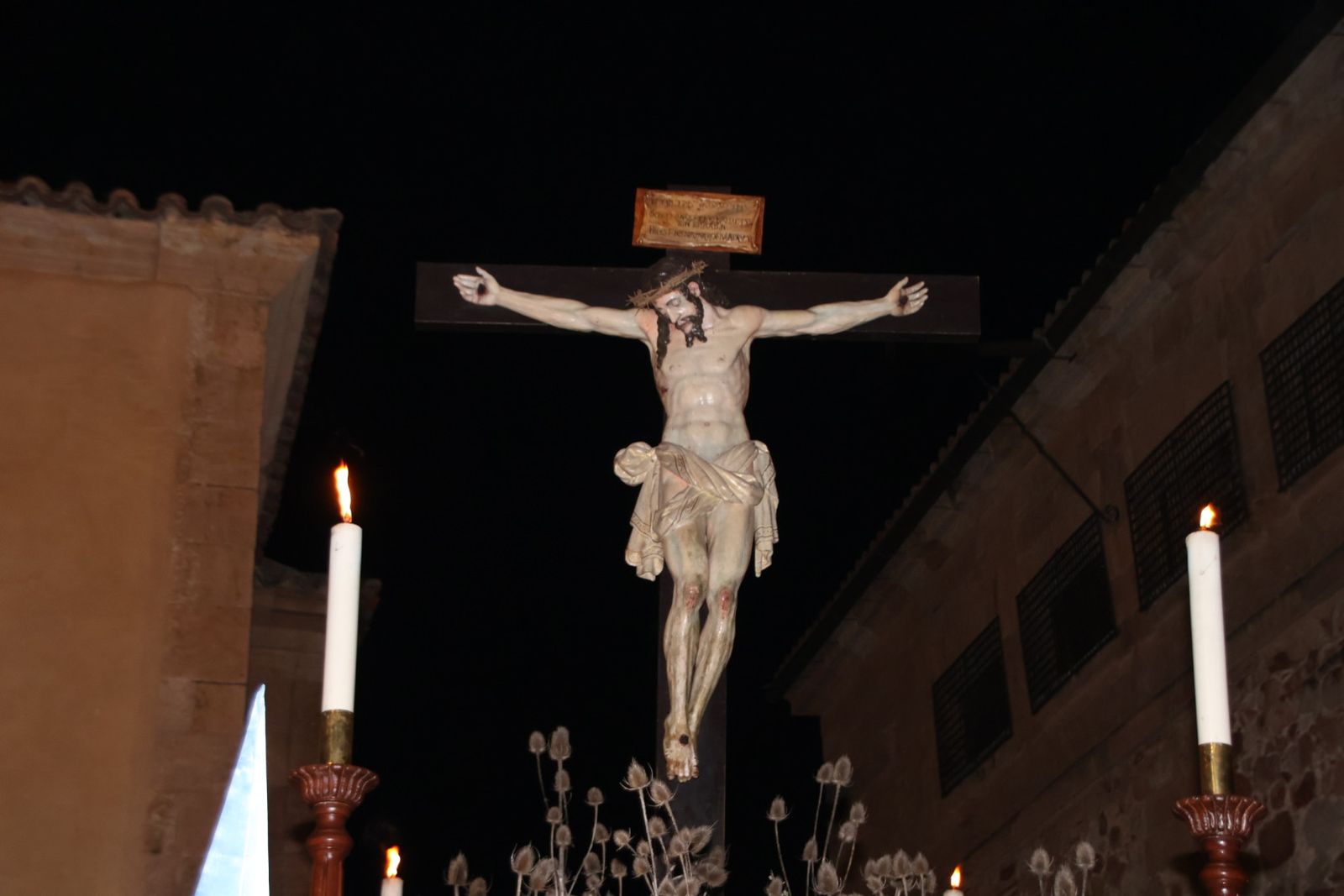 El Cristo de los Doctrinos y la Virgen de la Amargura saludan a sus fieles en Salamanca