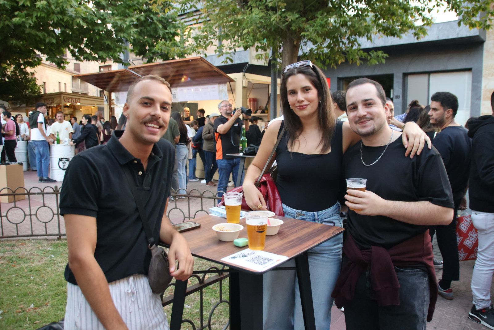 Ambiente de las casetas el  jueves por la tarde noche
