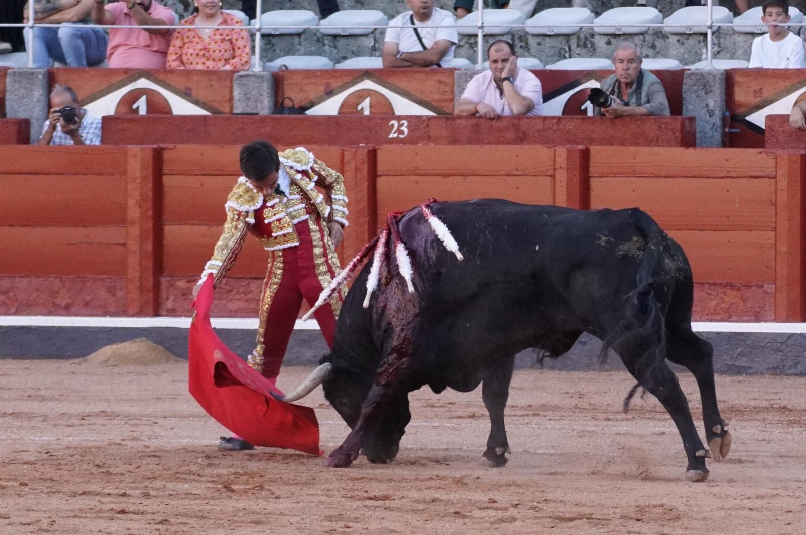 Presencia salmantina por partida doble en la primera corrida de la feria: Damián Castaño e Ismael Martín junto al mexicano Diego San Román