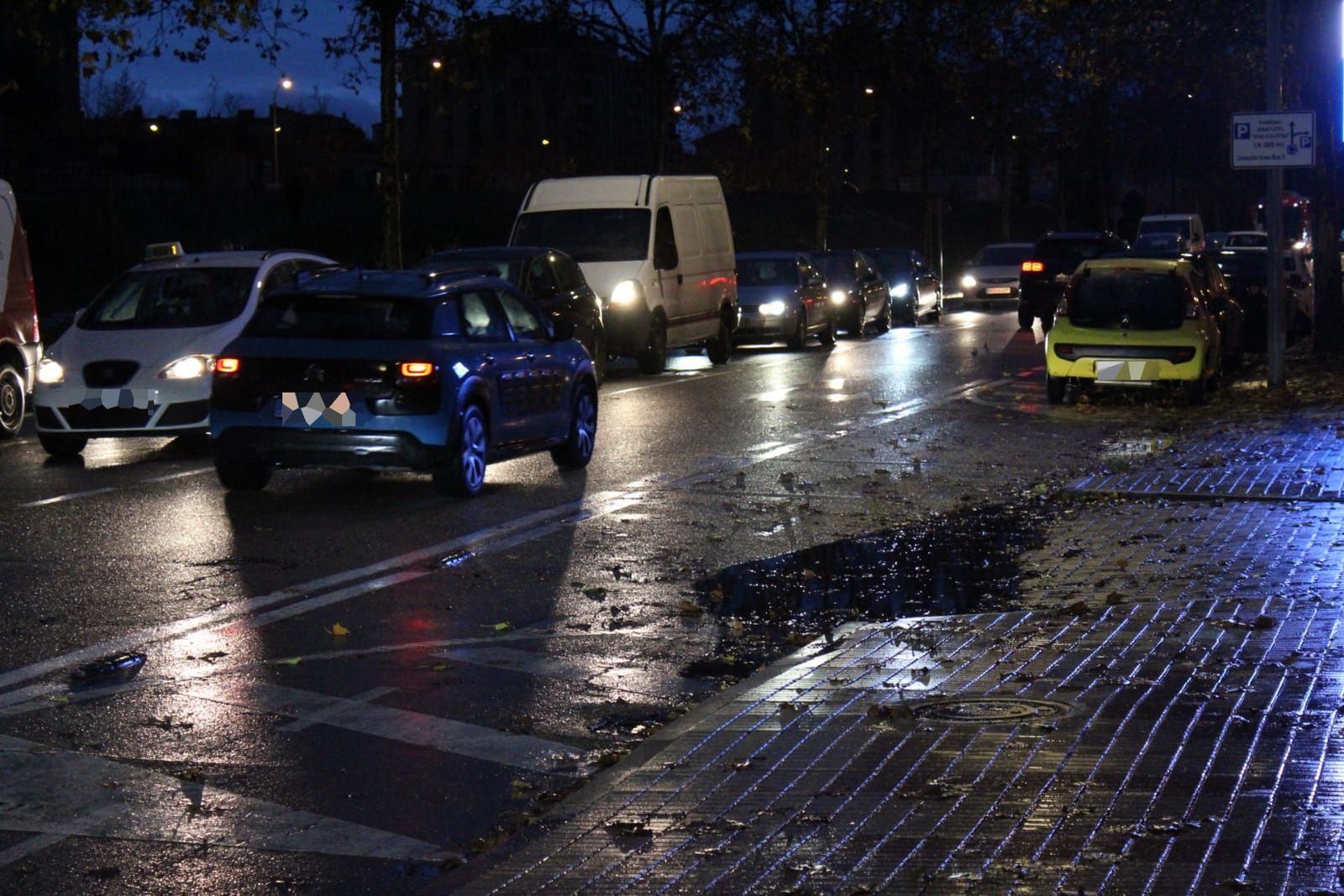 Vehículos en retención en la avenida de San Agustín