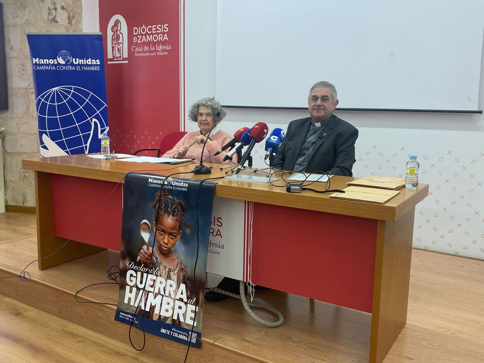 Milagros Morata, delegada de Manos Unidas en Zamora, y César Salvador, delegado Episcopal de Misión Samaritana