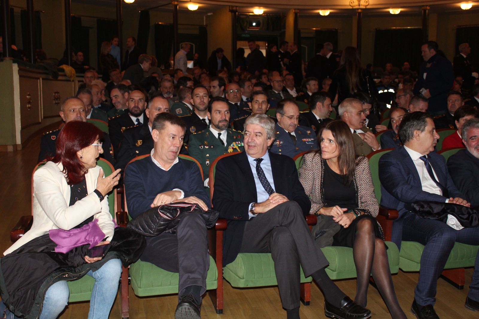 entrega-de-medallas-de-reconocimiento-a-la-policia-local-5