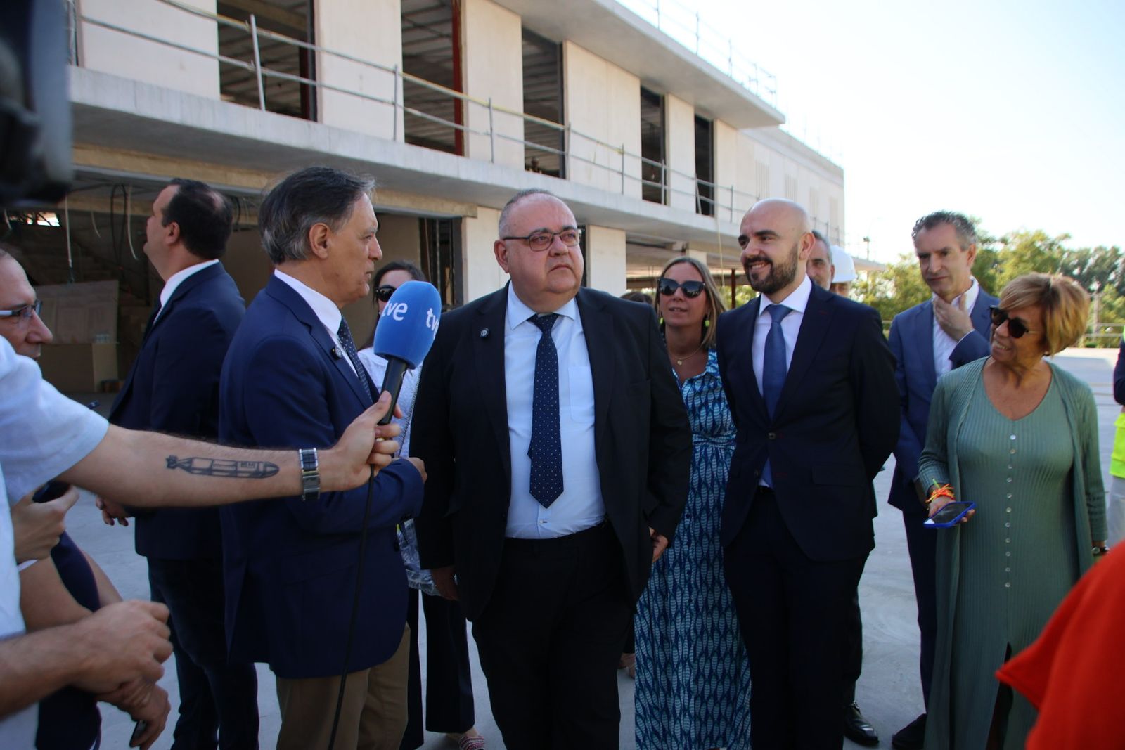 El consejero de Sanidad, Alejandro Vázquez Ramos, visita las obras del centro de salud Prosperidad
