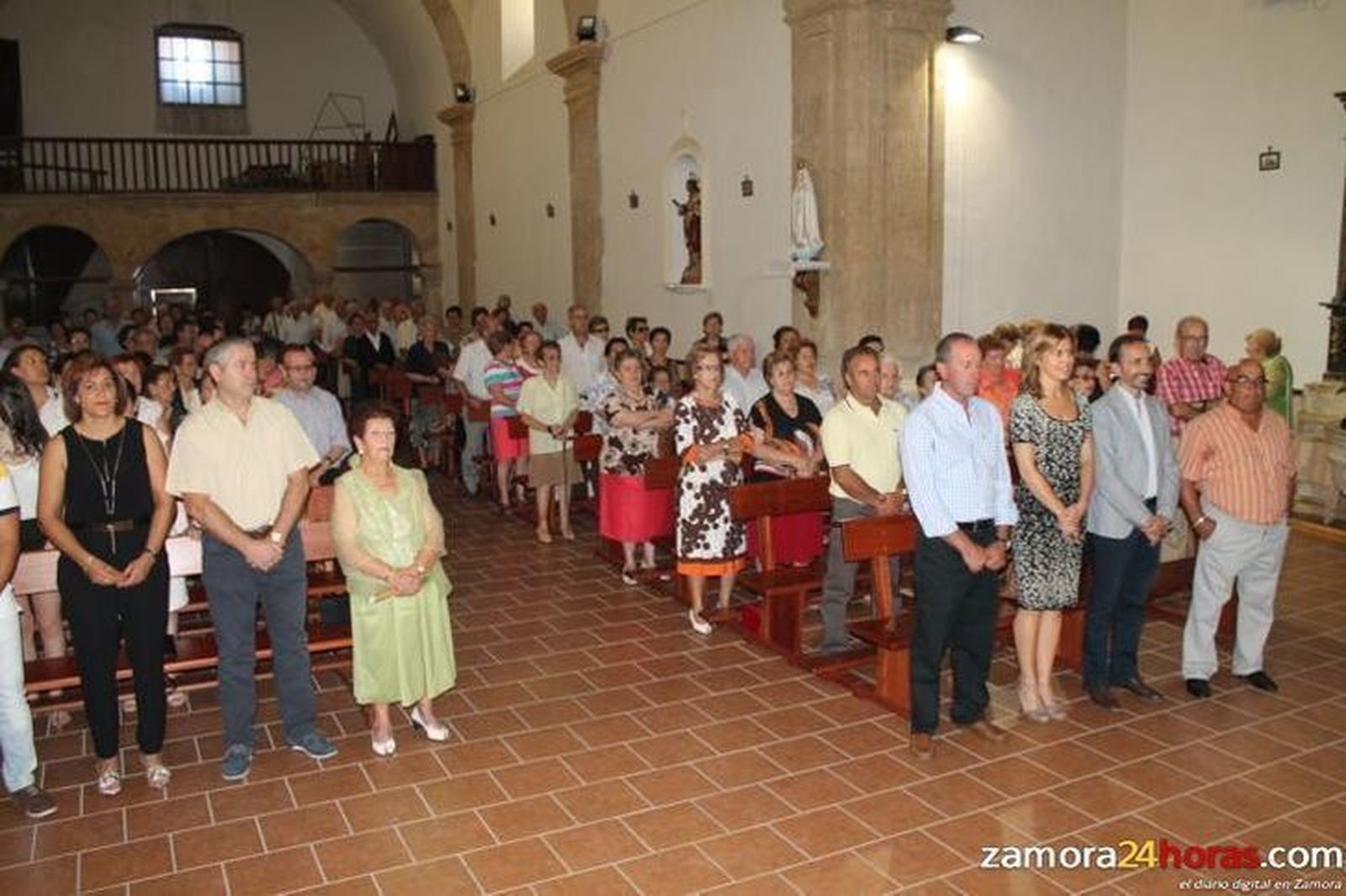 Clara San Damián visita el día del Jubilado en Villabuena del Puente