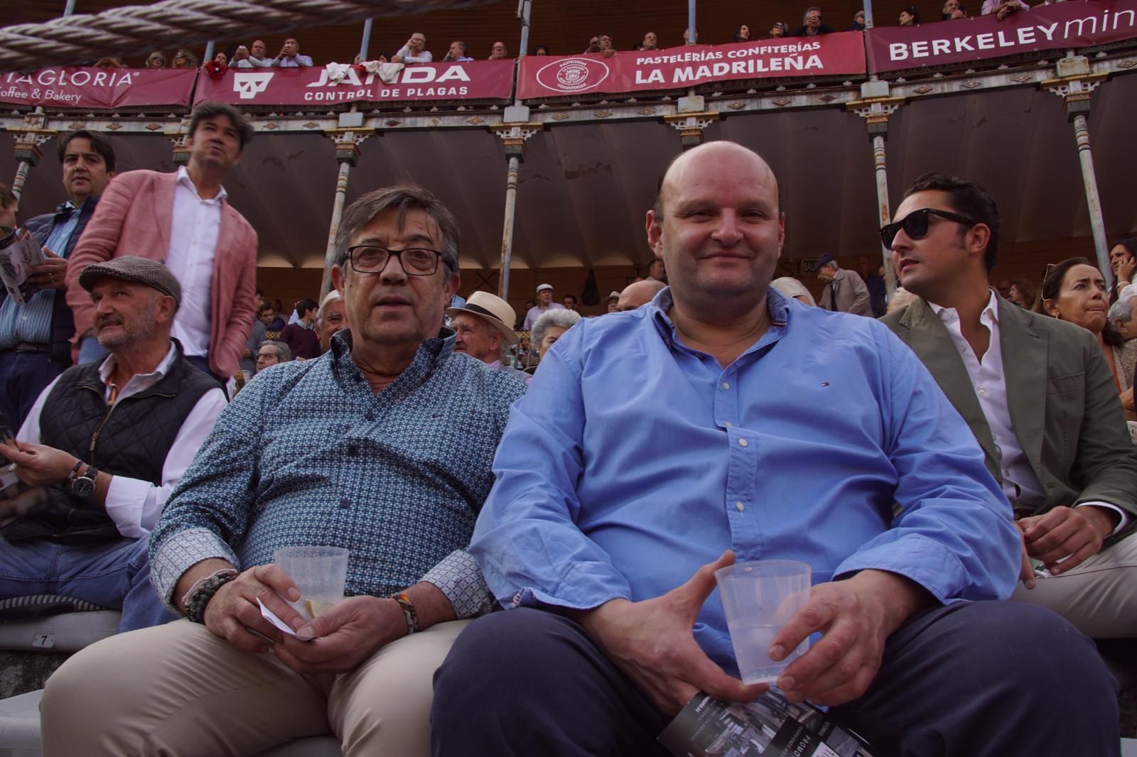 resumen-fotografico-del-ambiente-en-los-tendidos-de-la-glorieta-durante-la-corrida-concurso-22-de-septiembre-fotos-juanes-45