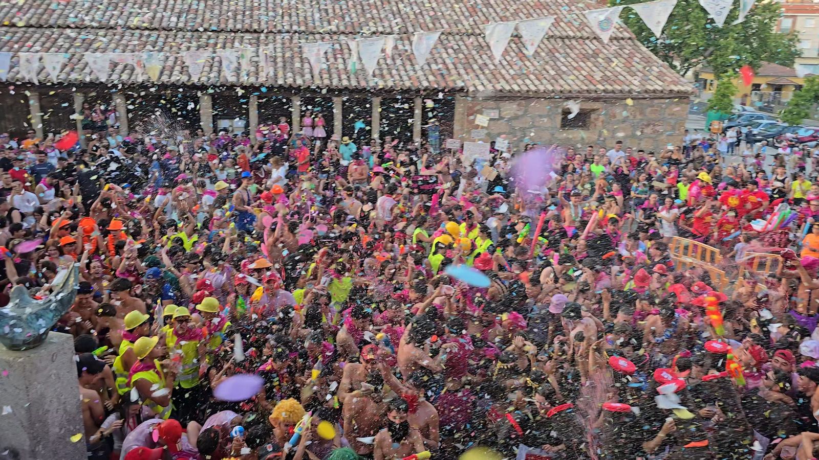 Chupinazo en Carbajosa con batucad