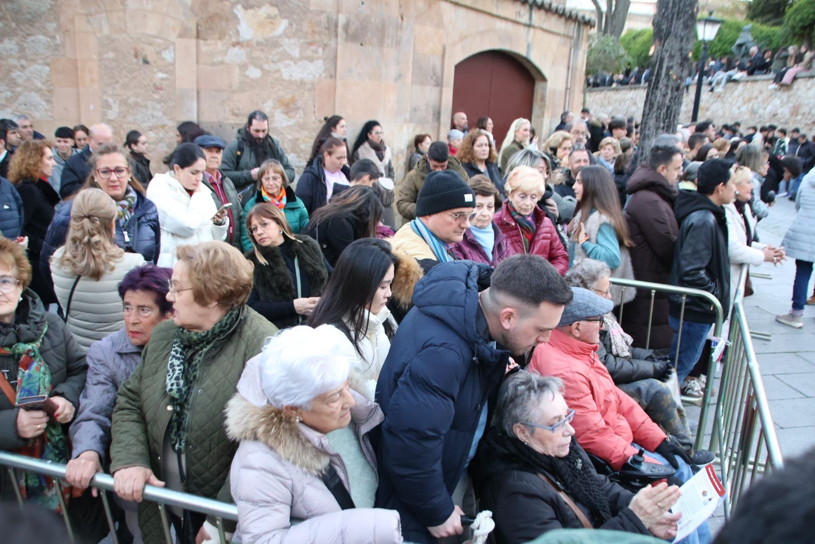 Así ha sido el ambiente en la procesión del Cristo de los Doctrinos y la Virgen de la Amargura