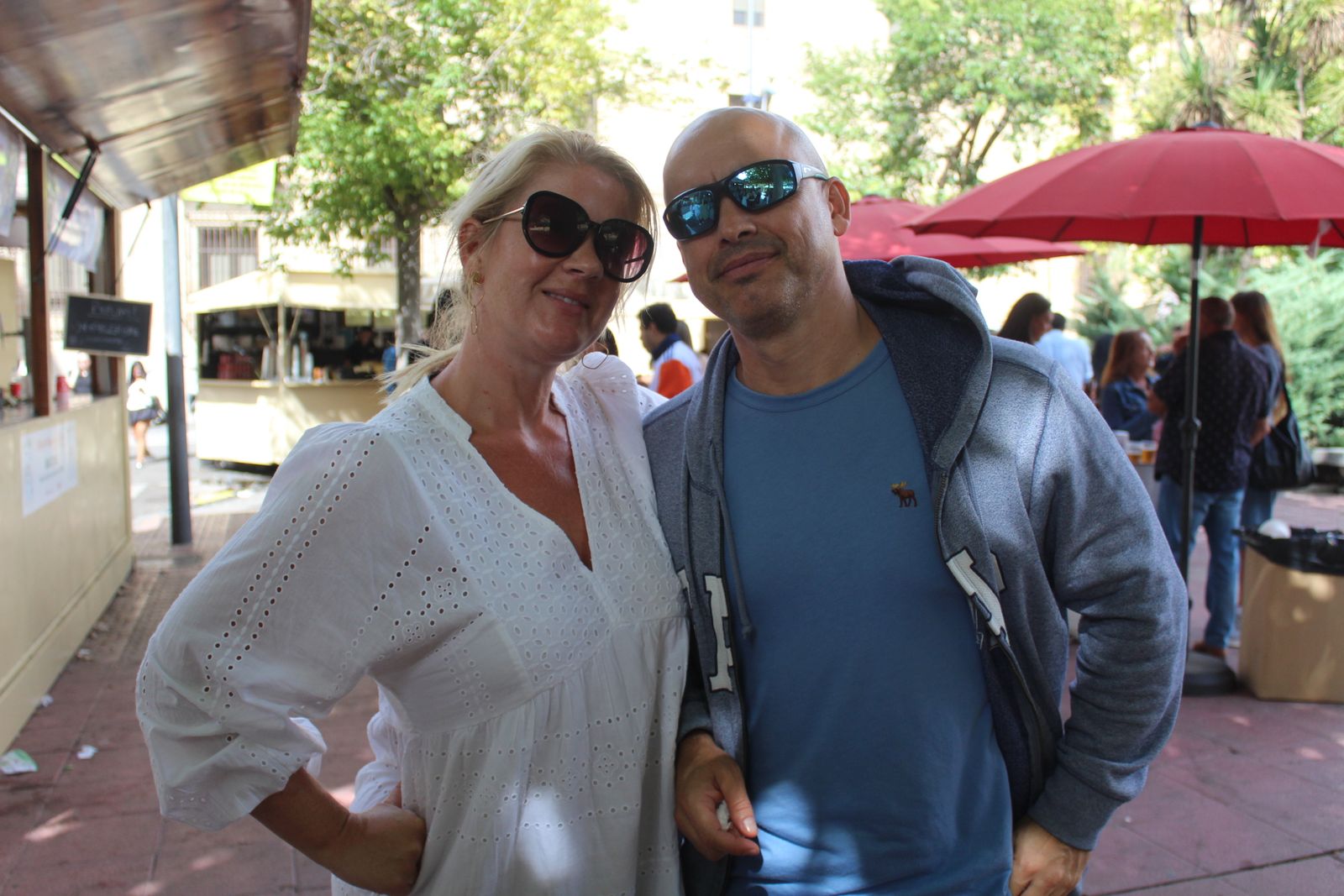 Ambiente en la Feria de Día en el mediodía de este domingo